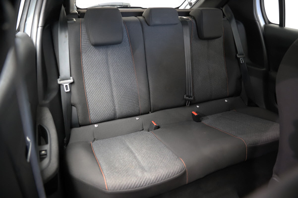 PEUGEOT 208 1.2 MHEV 110 Style-image-10