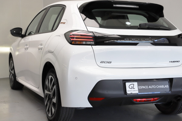 PEUGEOT 208 1.2 MHEV 110 Style-image-3