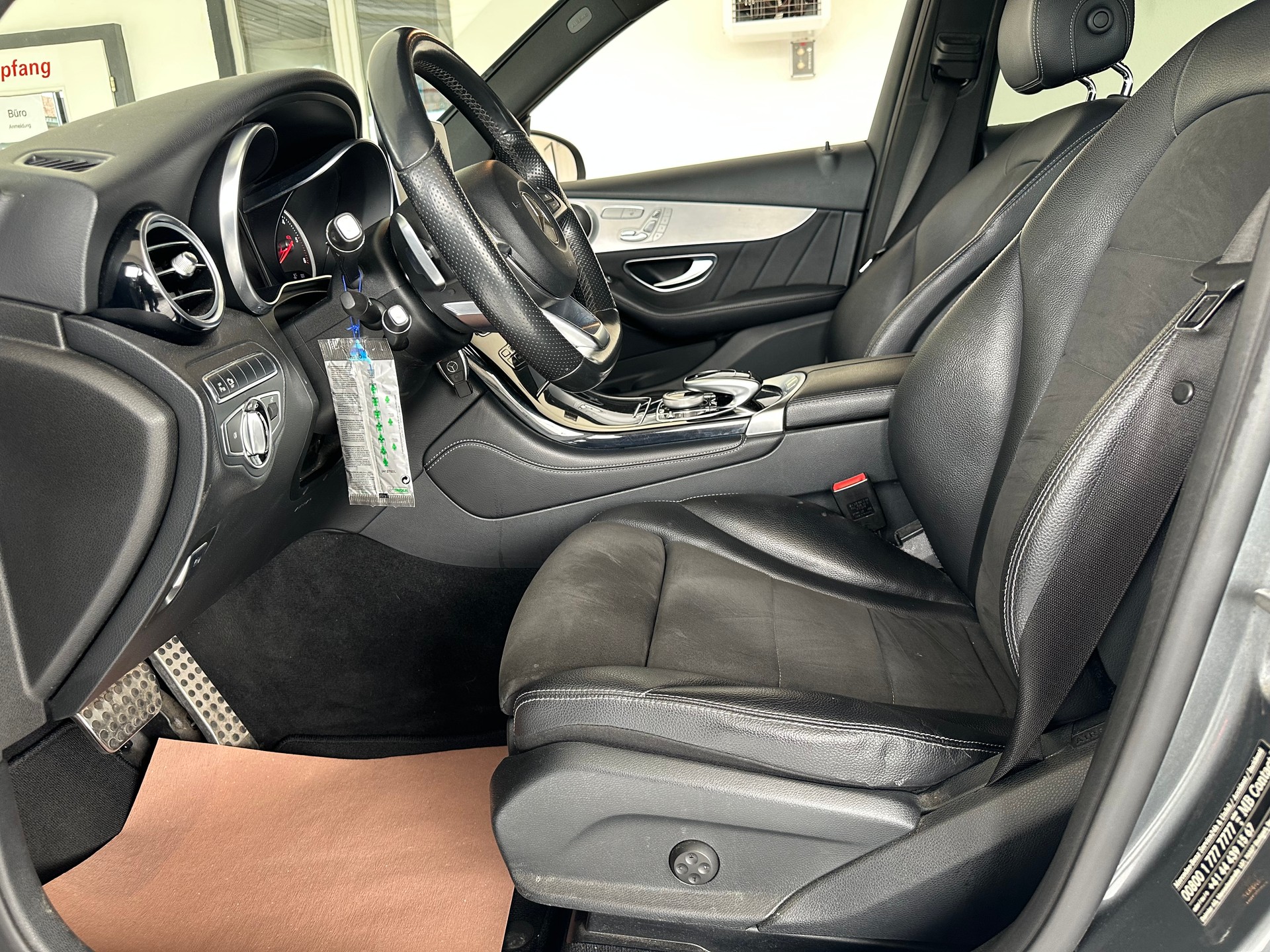 MERCEDES-BENZ GLC 250 d Exclusive 4Matic 9G-Tronic-image-8