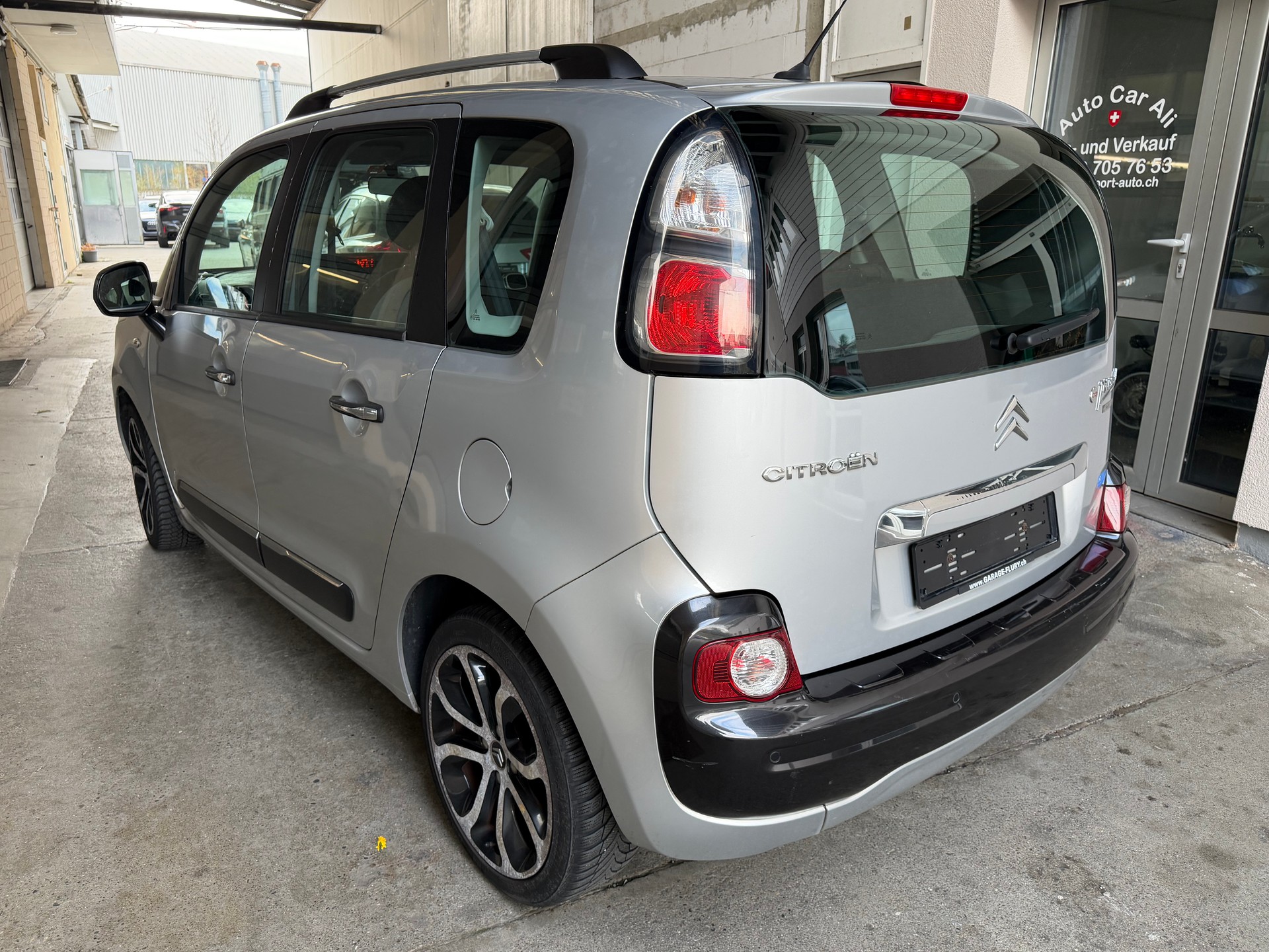 CITROEN C3 Picasso 1.6i 16V Séduction-image-5