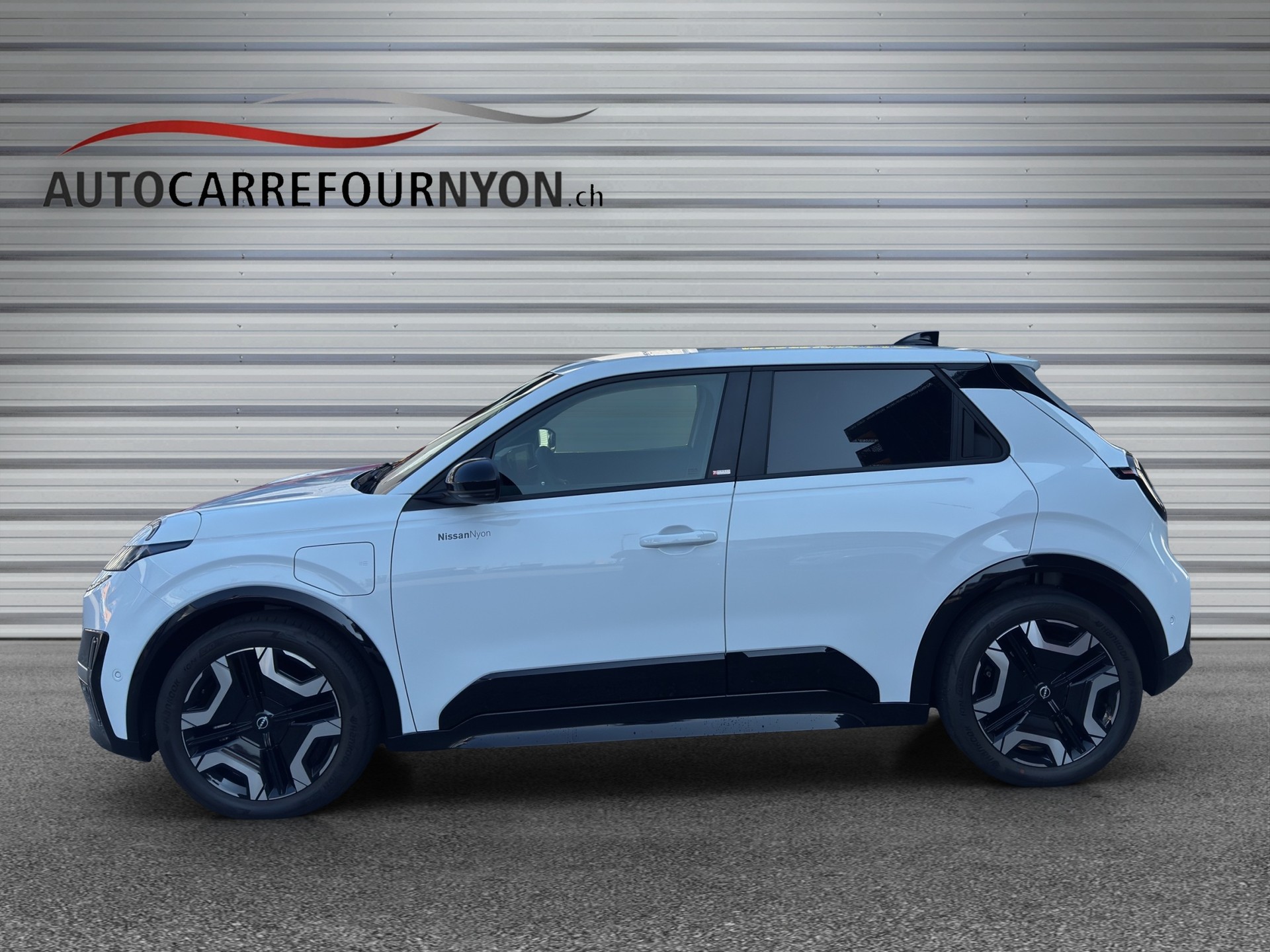 NISSAN Micra 52kWh Advance-showroom-element-2