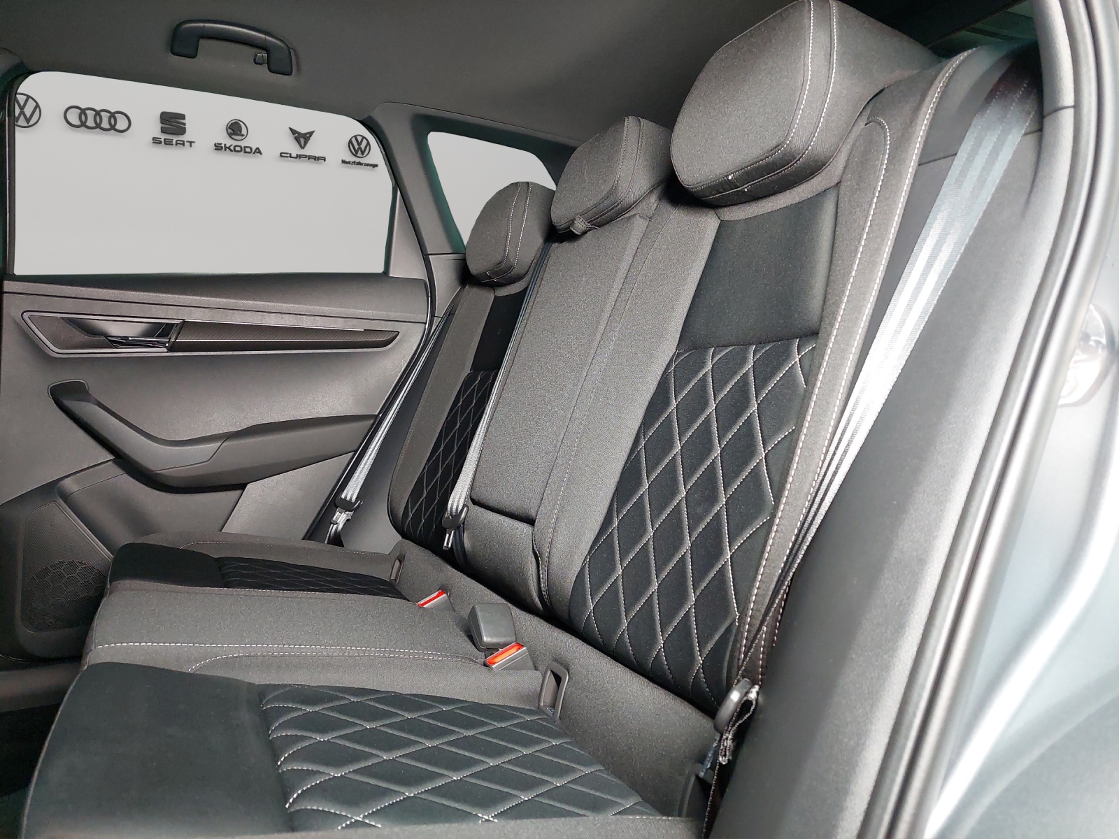 SKODA Karoq 2.0 TSI SportLine 4x4 DSG-image-8