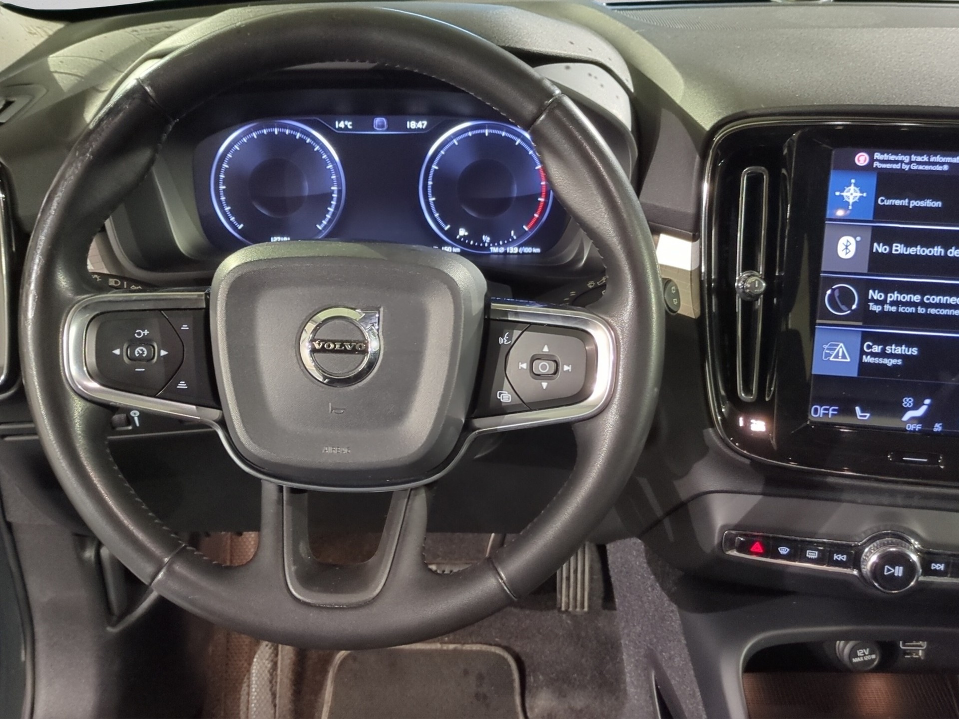 VOLVO XC40 T4 AWD Momentum Geartronic-image-9