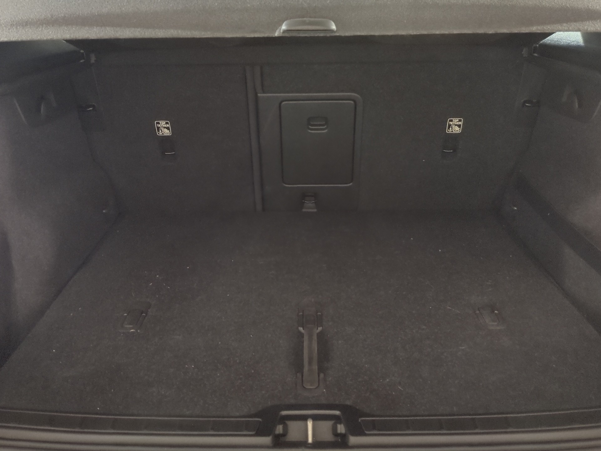 VOLVO XC40 T4 AWD Momentum Geartronic-image-15