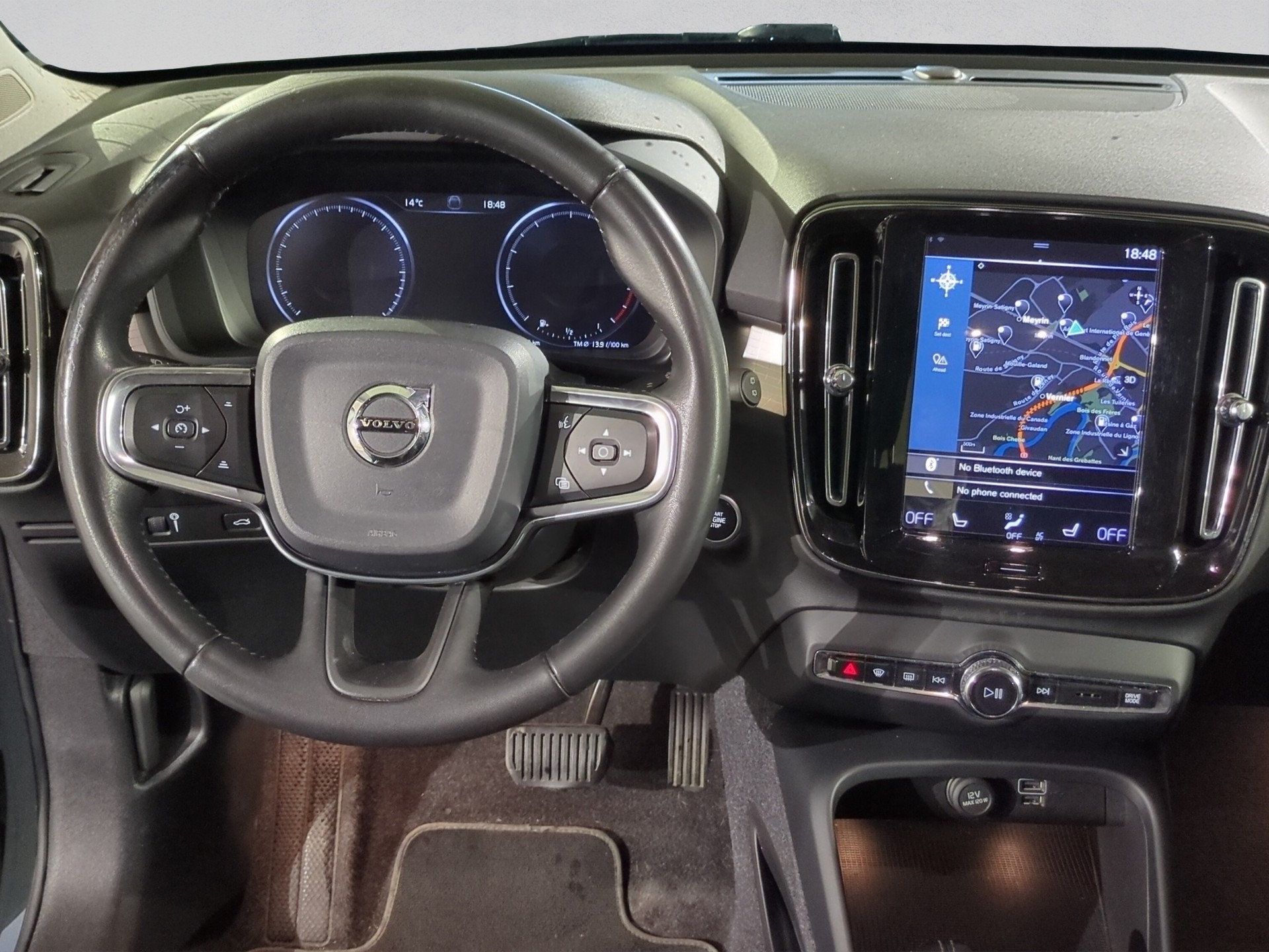 VOLVO XC40 T4 AWD Momentum Geartronic-image-13