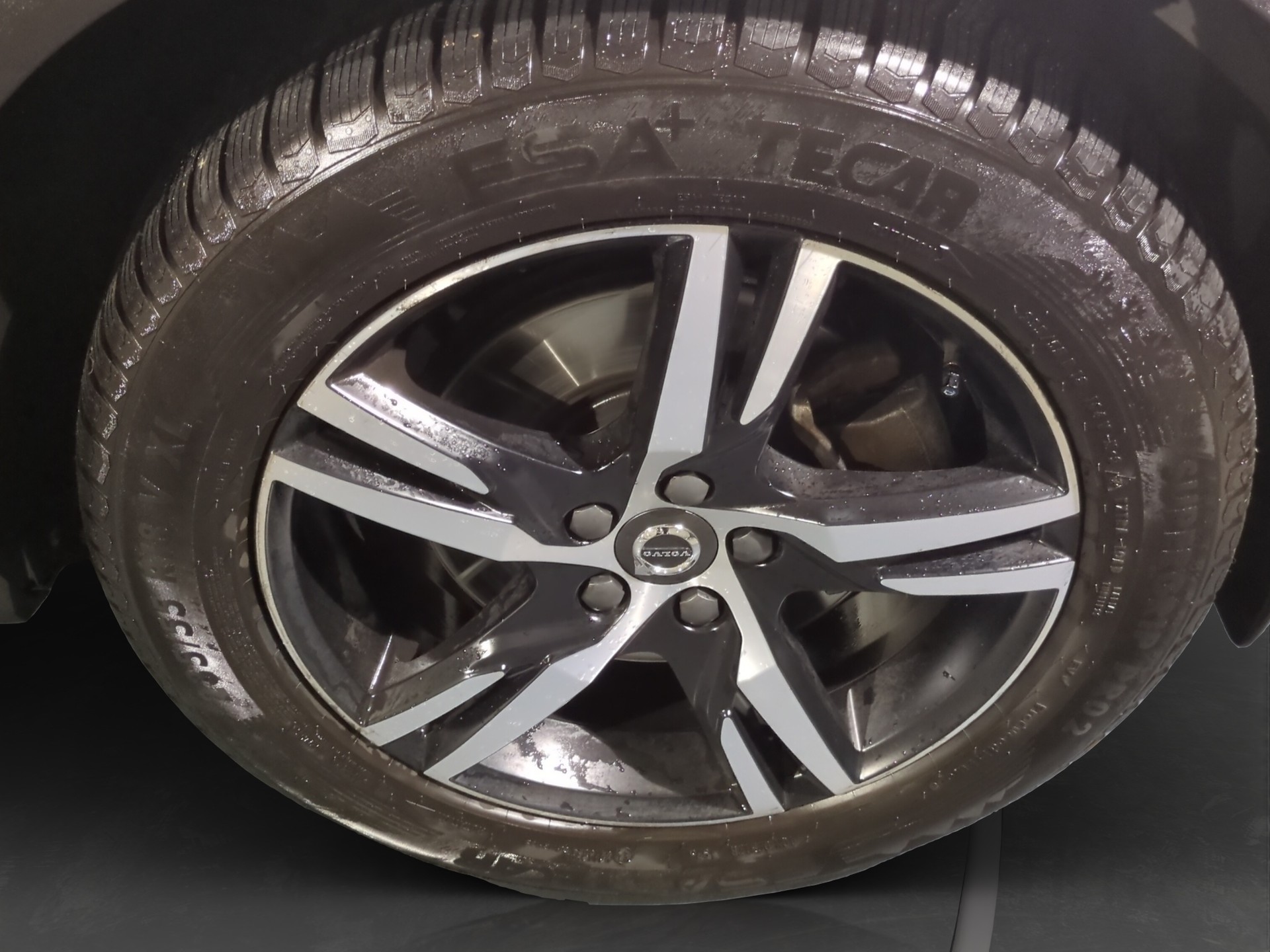 VOLVO XC40 T4 AWD Momentum Geartronic-image-17