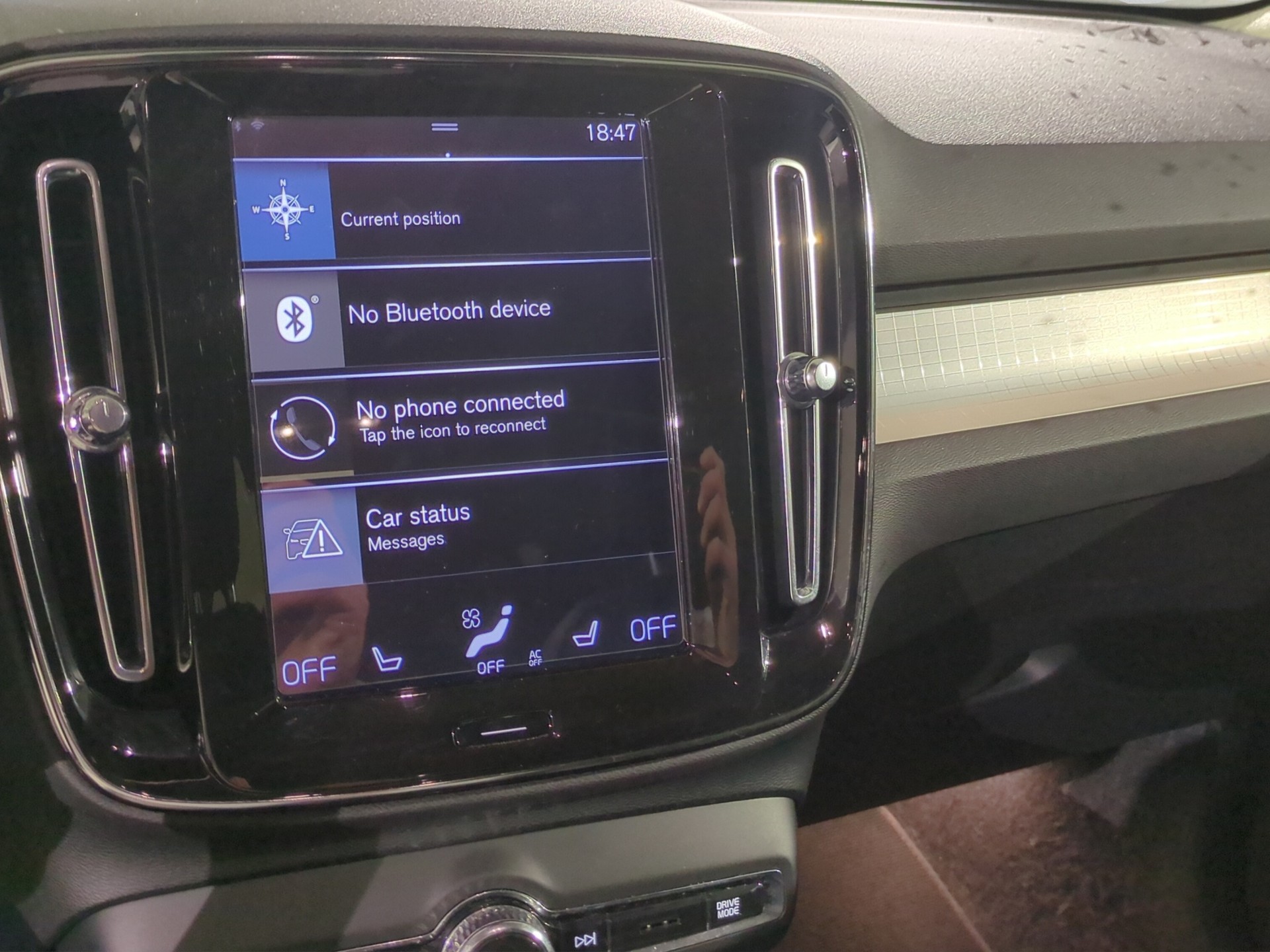 VOLVO XC40 T4 AWD Momentum Geartronic-image-11