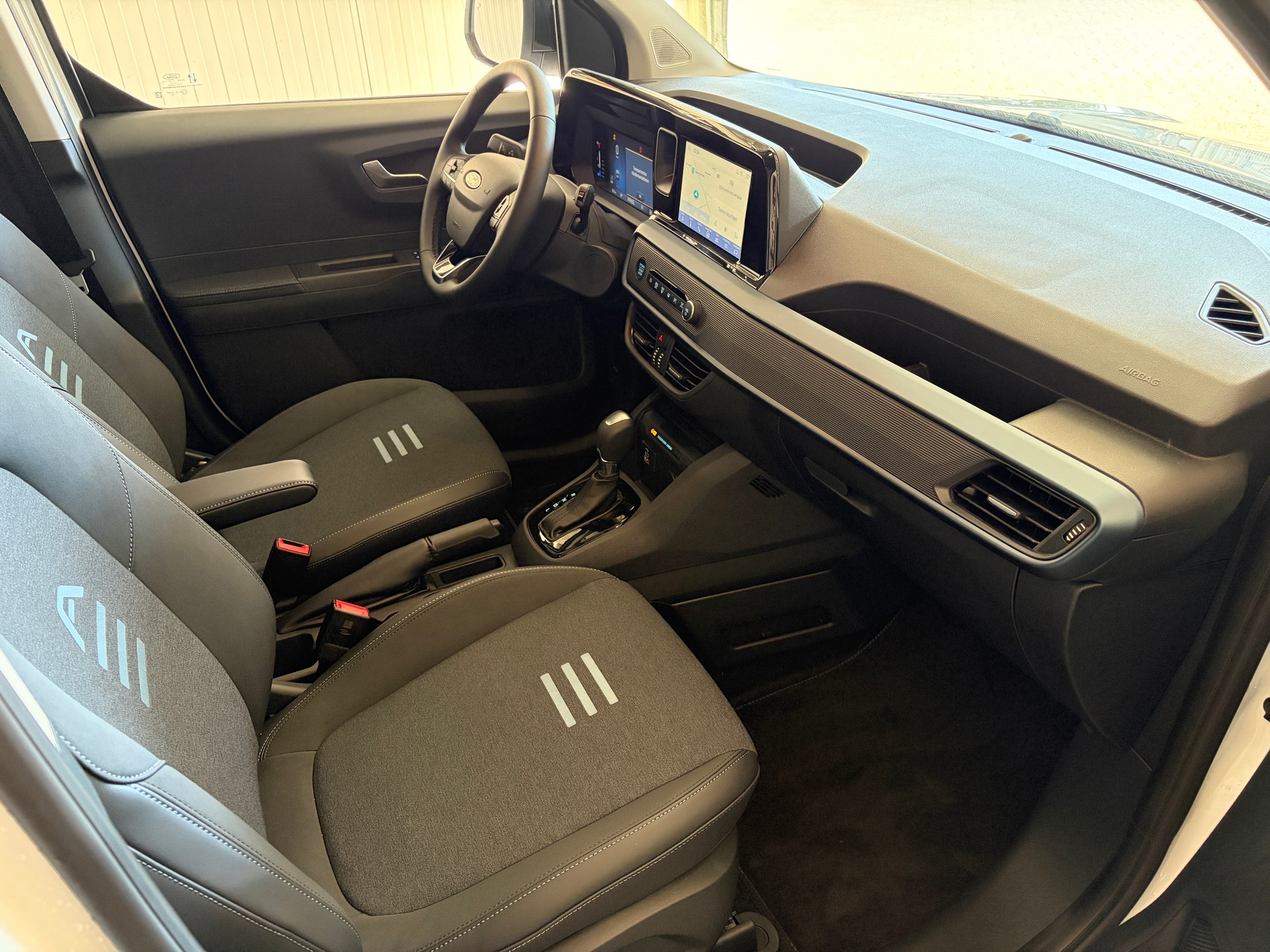 FORD Tourneo Courier 1.0 EcoBoost Active Automat-image-2