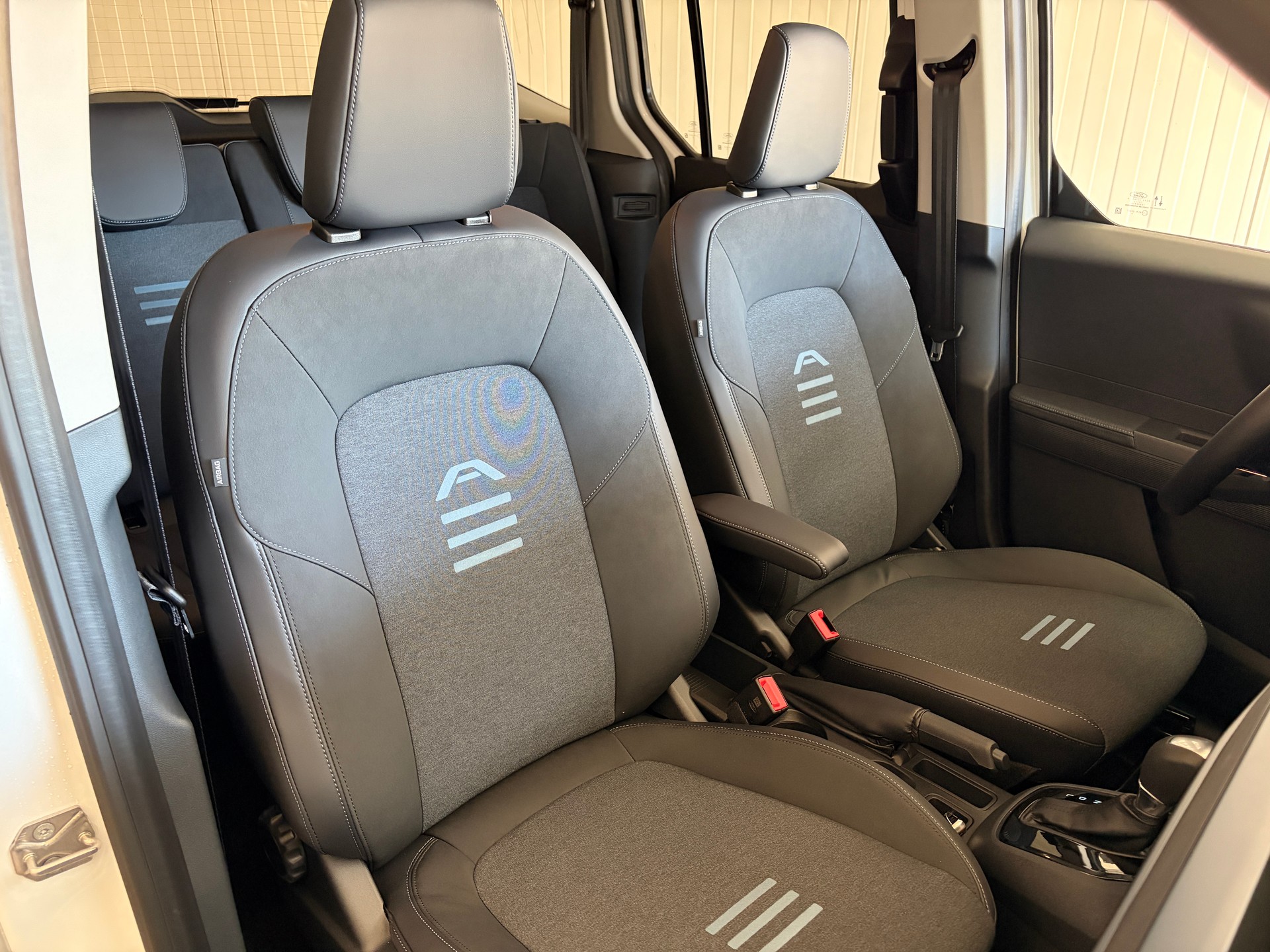 FORD Tourneo Courier 1.0 EcoBoost Active Automat-image-3