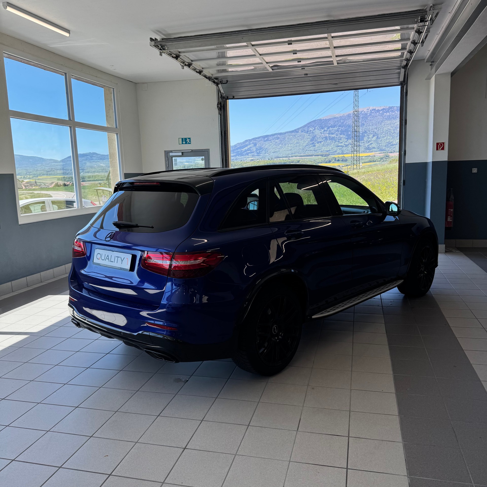 MERCEDES-BENZ GLC 250 d AMG Line 4Matic 9G-Tronic-image-4