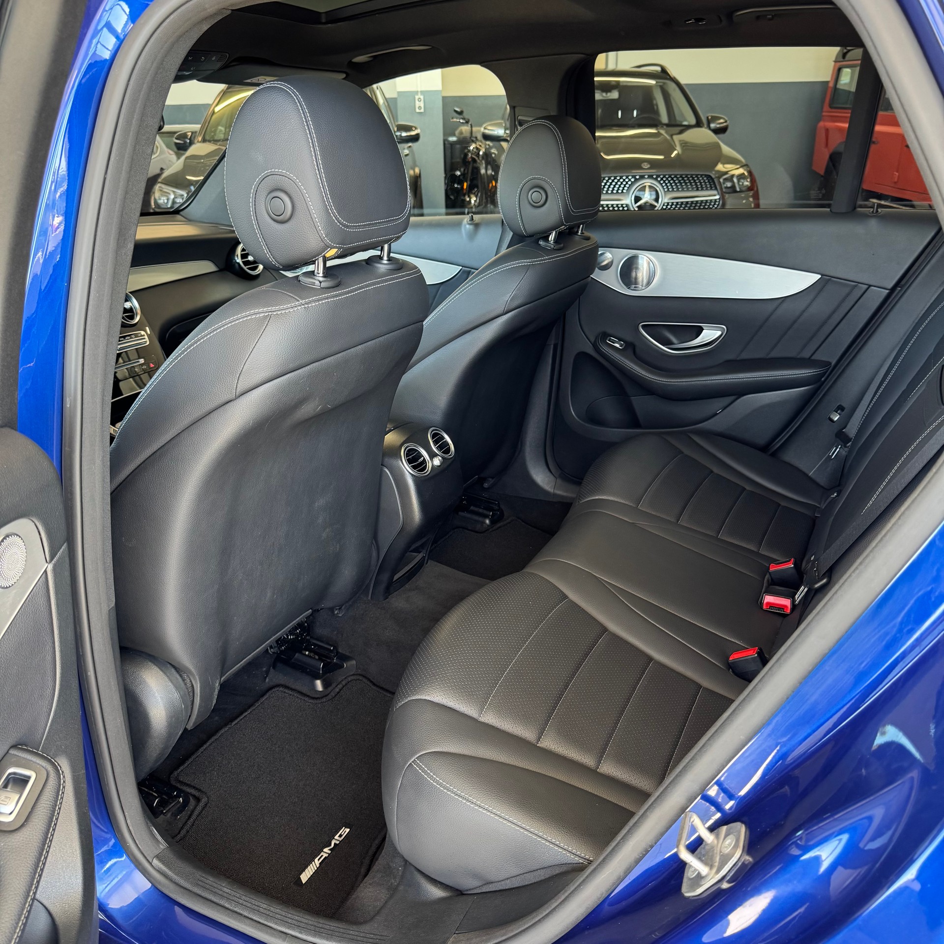 MERCEDES-BENZ GLC 250 d AMG Line 4Matic 9G-Tronic-image-13