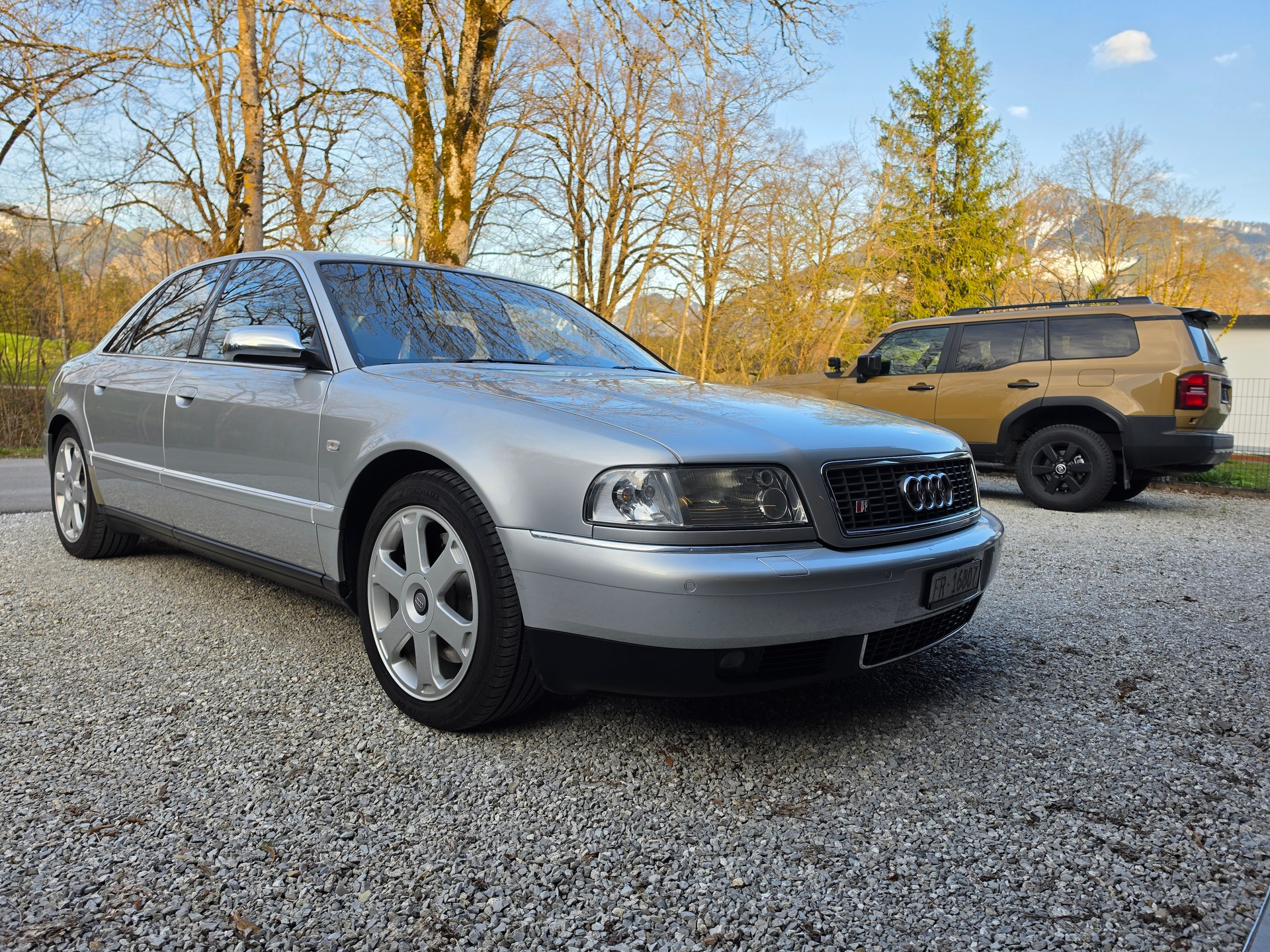 AUDI S8 4.2 quattro-image-6