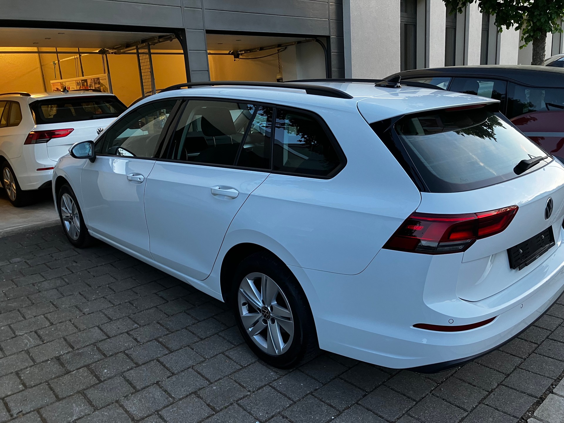 VW GOLF Variant 2.0 TDI Variant Life DSG-image-3