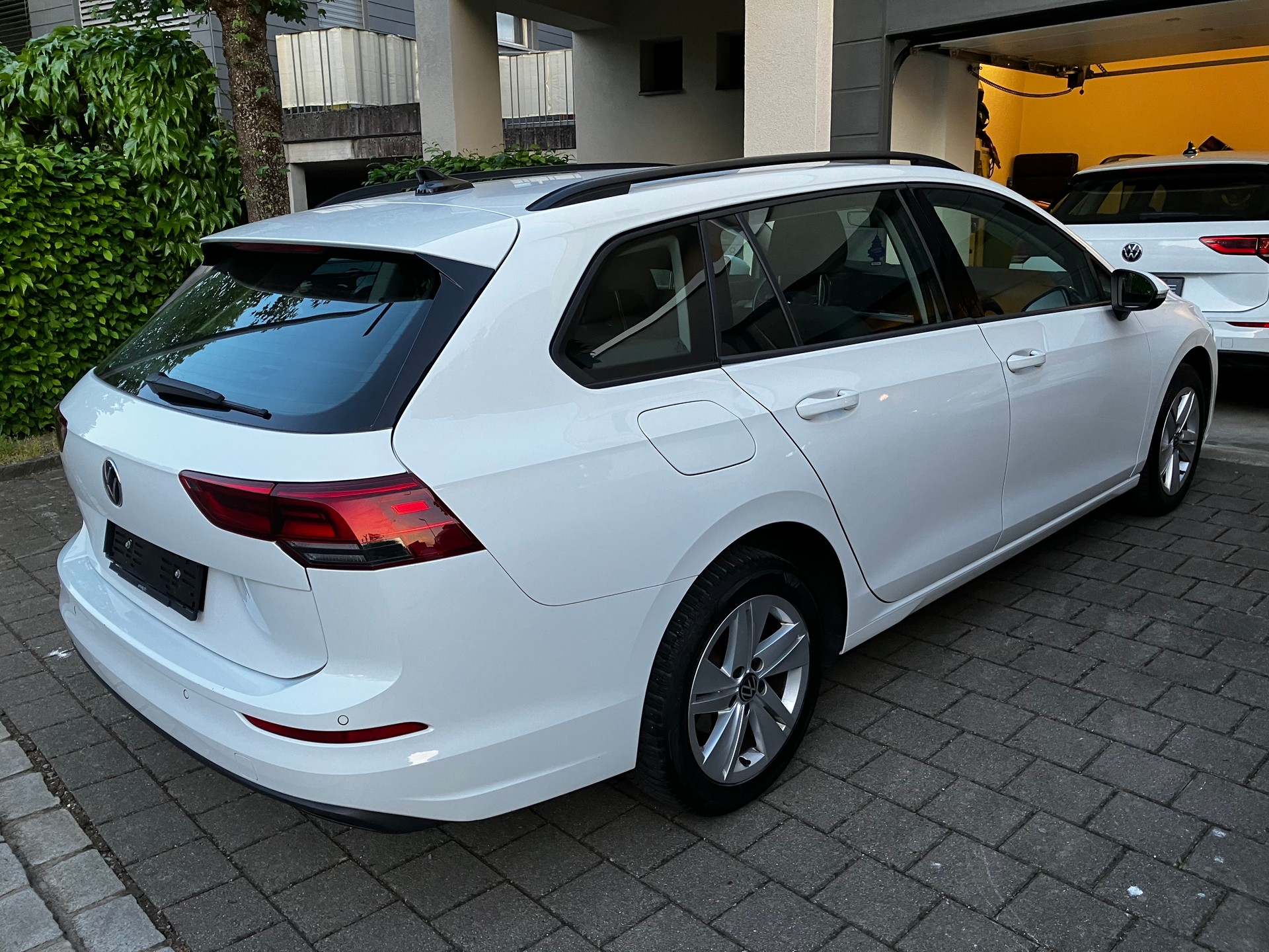 VW GOLF Variant 2.0 TDI Variant Life DSG-image-2