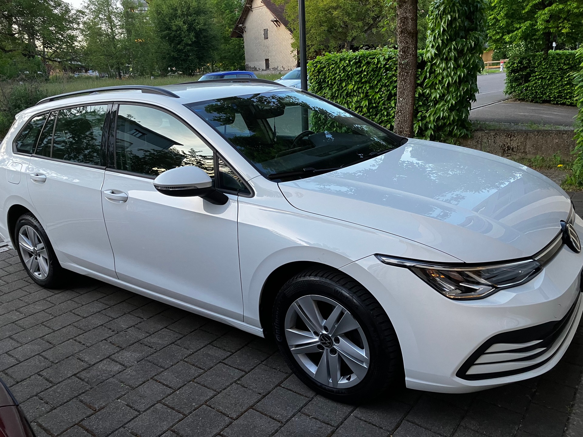 VW GOLF Variant 2.0 TDI Variant Life DSG-image-1
