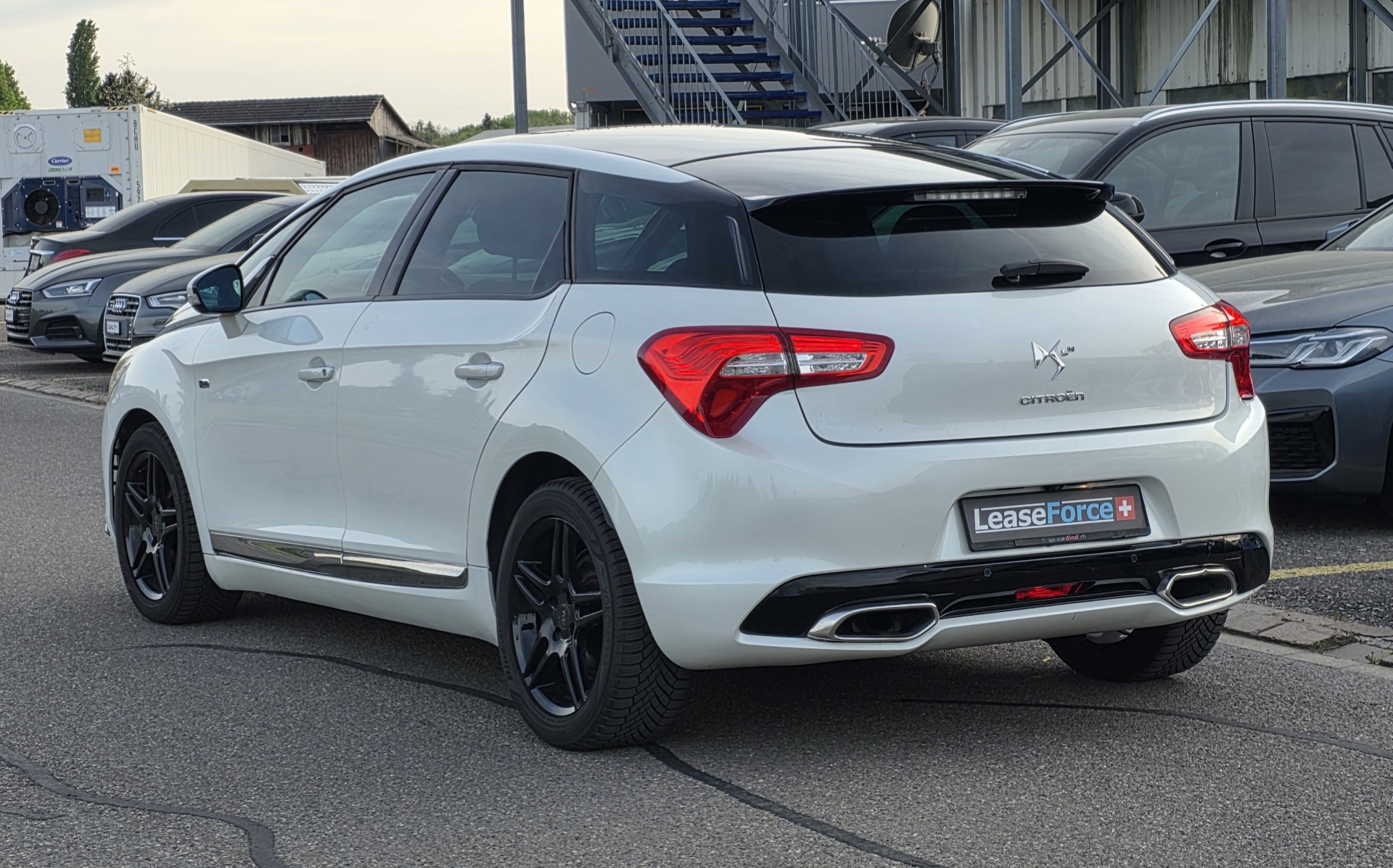 DS AUTOMOBILES DS5 HYbrid4 200 Sport Chic EGS6-image-4
