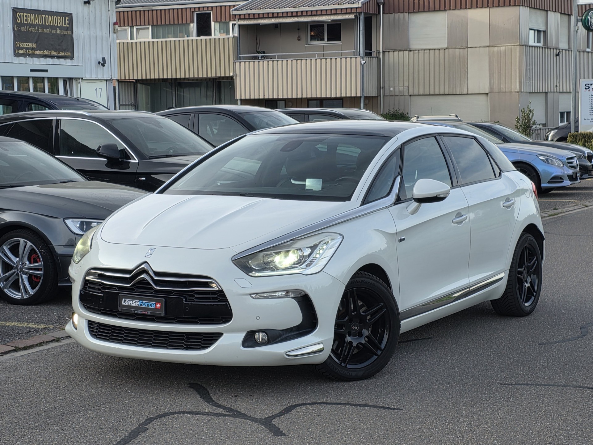 Car photo
