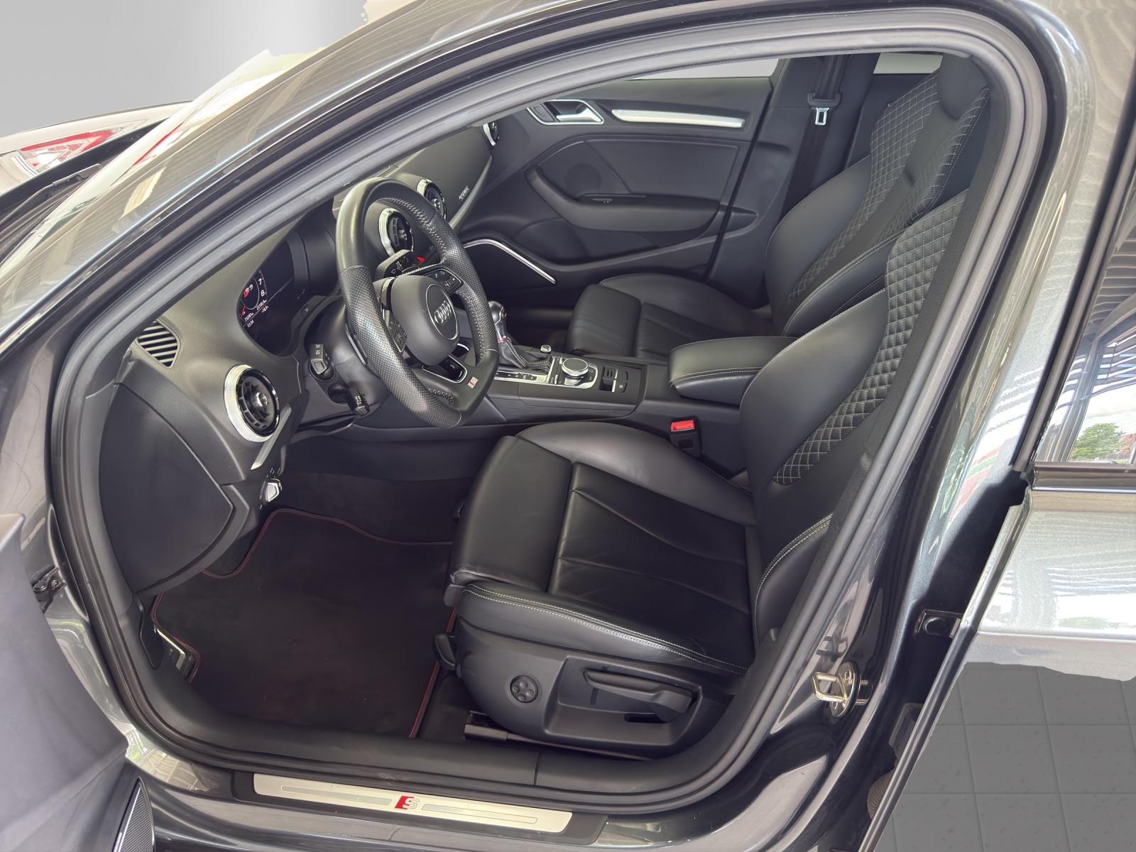 AUDI S3 Sportback 2.0 TFSI quattro S-tronic, 8-fach bereift-image-8