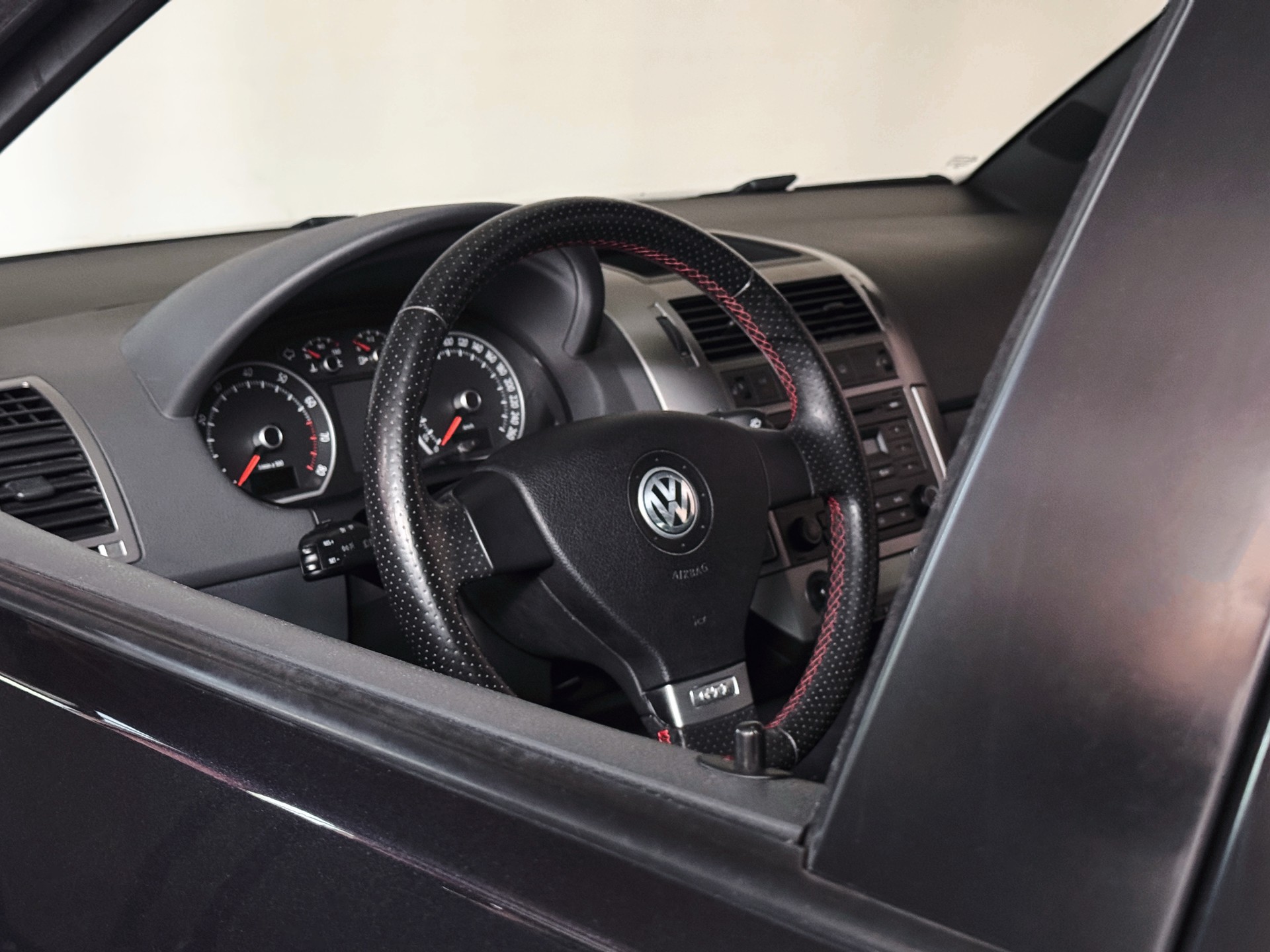 VW Polo 1.8 20V Turbo GTI-image-7