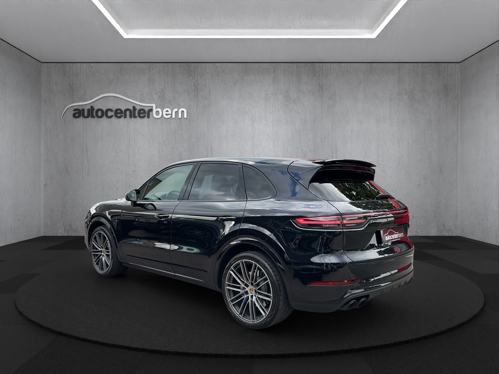 PORSCHE Cayenne Turbo-image-4