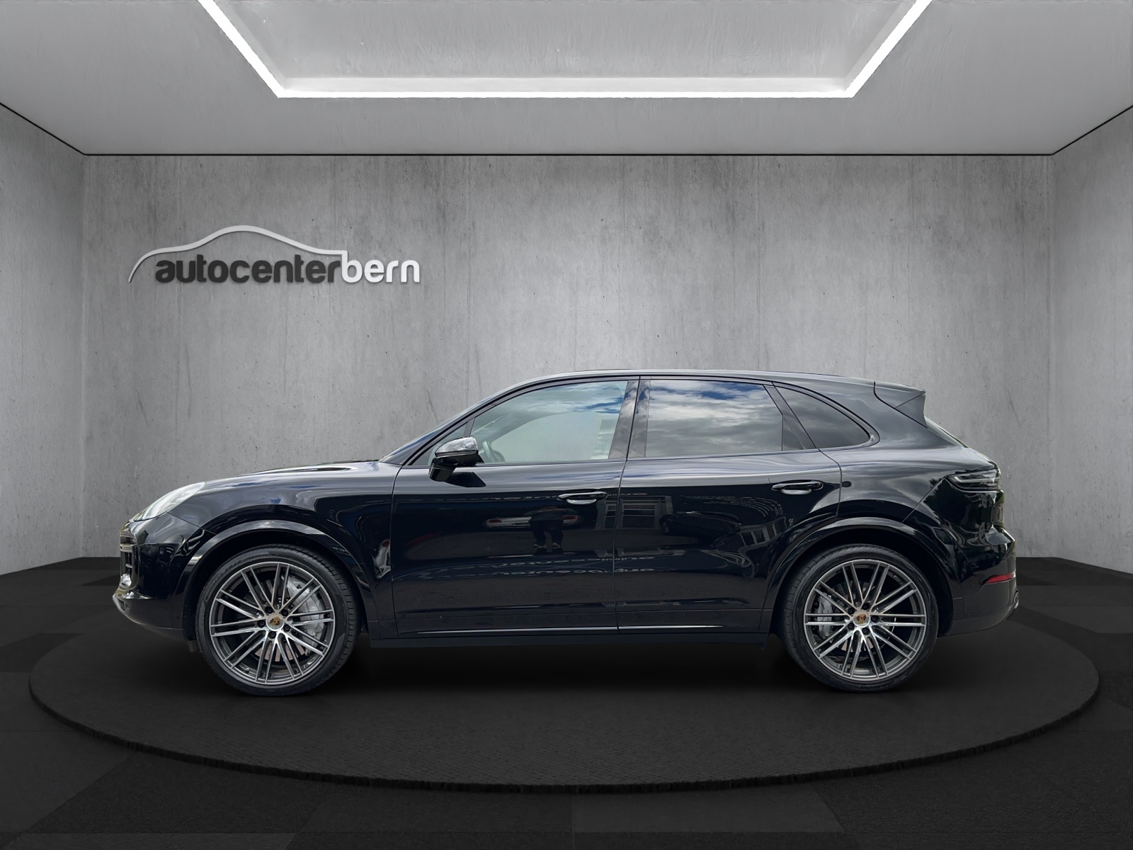 PORSCHE Cayenne Turbo-image-3