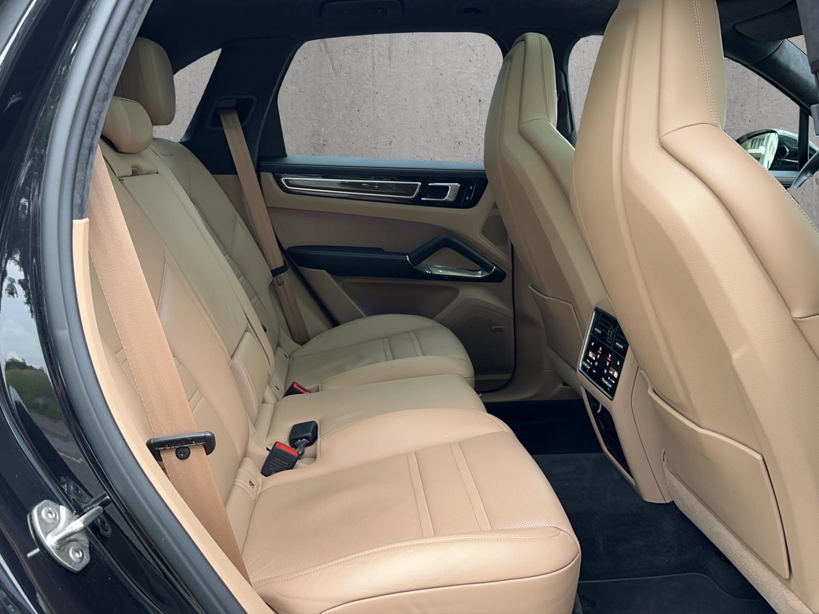 PORSCHE Cayenne Turbo-image-14