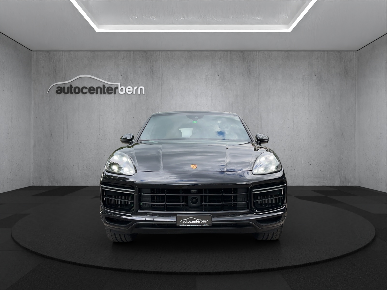 PORSCHE Cayenne Turbo-image-1