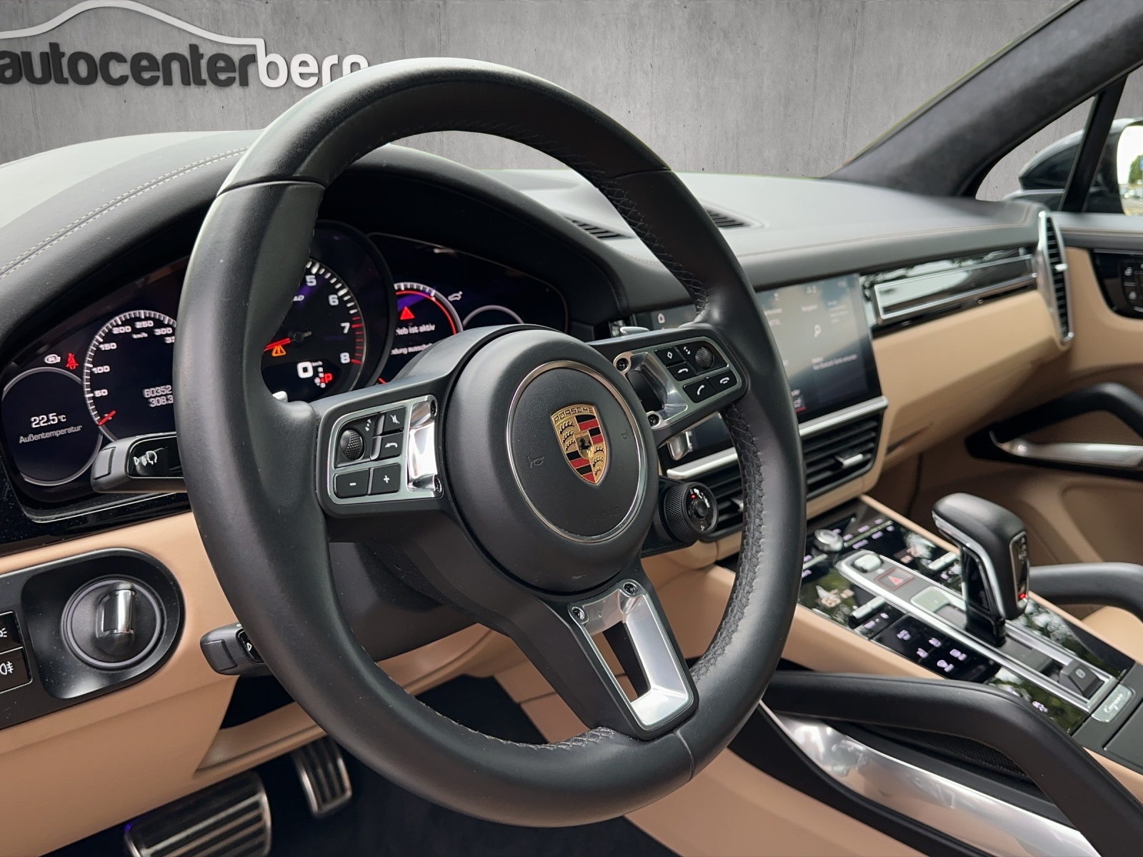 PORSCHE Cayenne Turbo-image-9