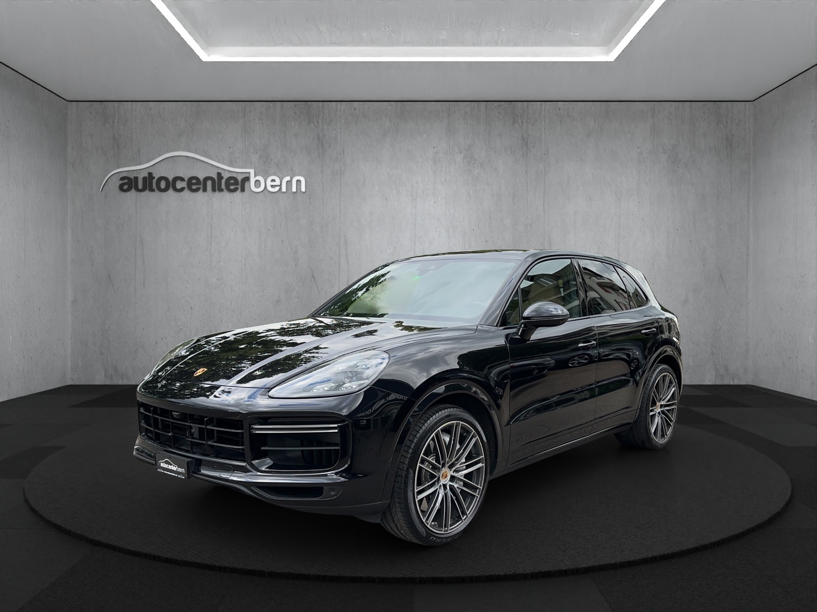 PORSCHE Cayenne Turbo-image-2