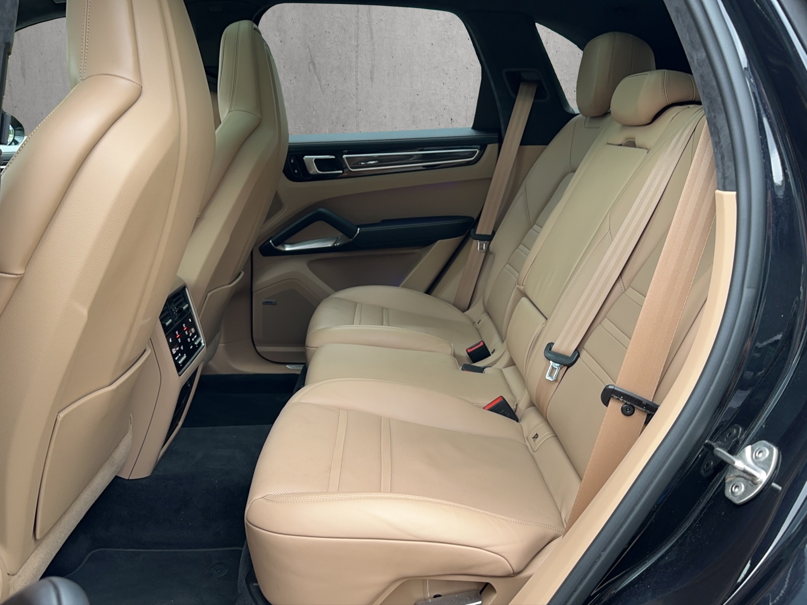 PORSCHE Cayenne Turbo-image-15