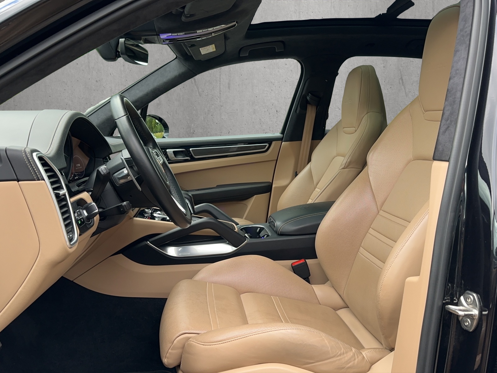 PORSCHE Cayenne Turbo-image-8