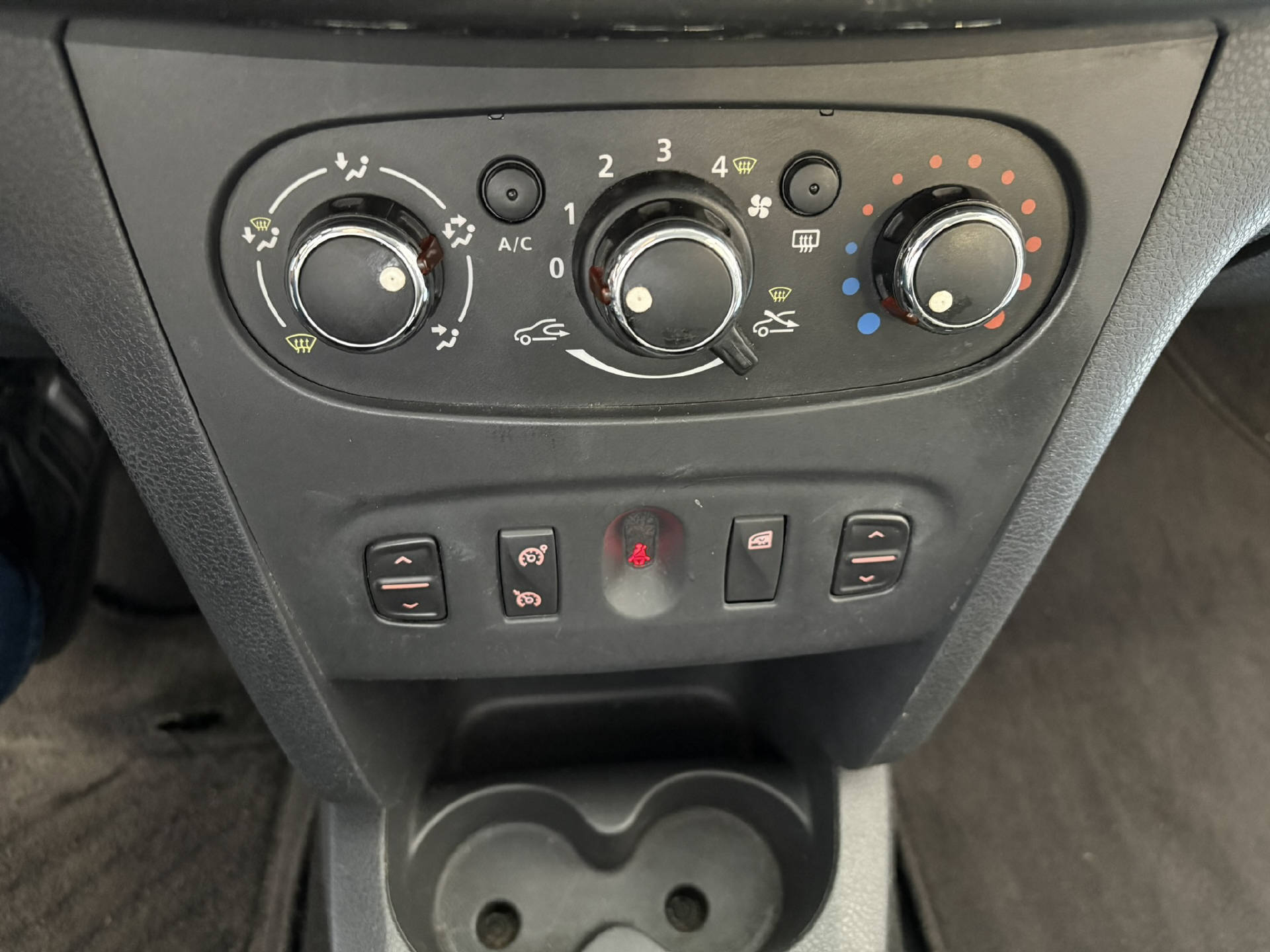 DACIA Logan MCV 0.9 TCe Lauréate S/S-image-11