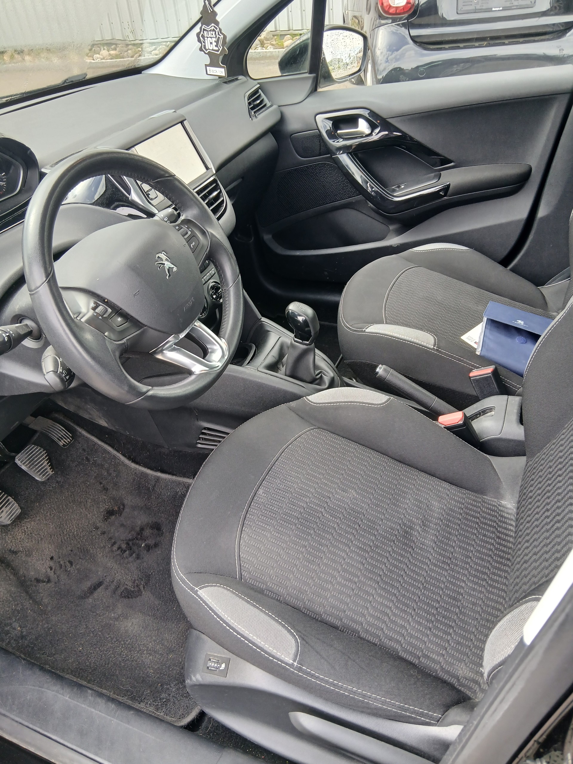PEUGEOT 208 1.0 PureTech Access-image-8