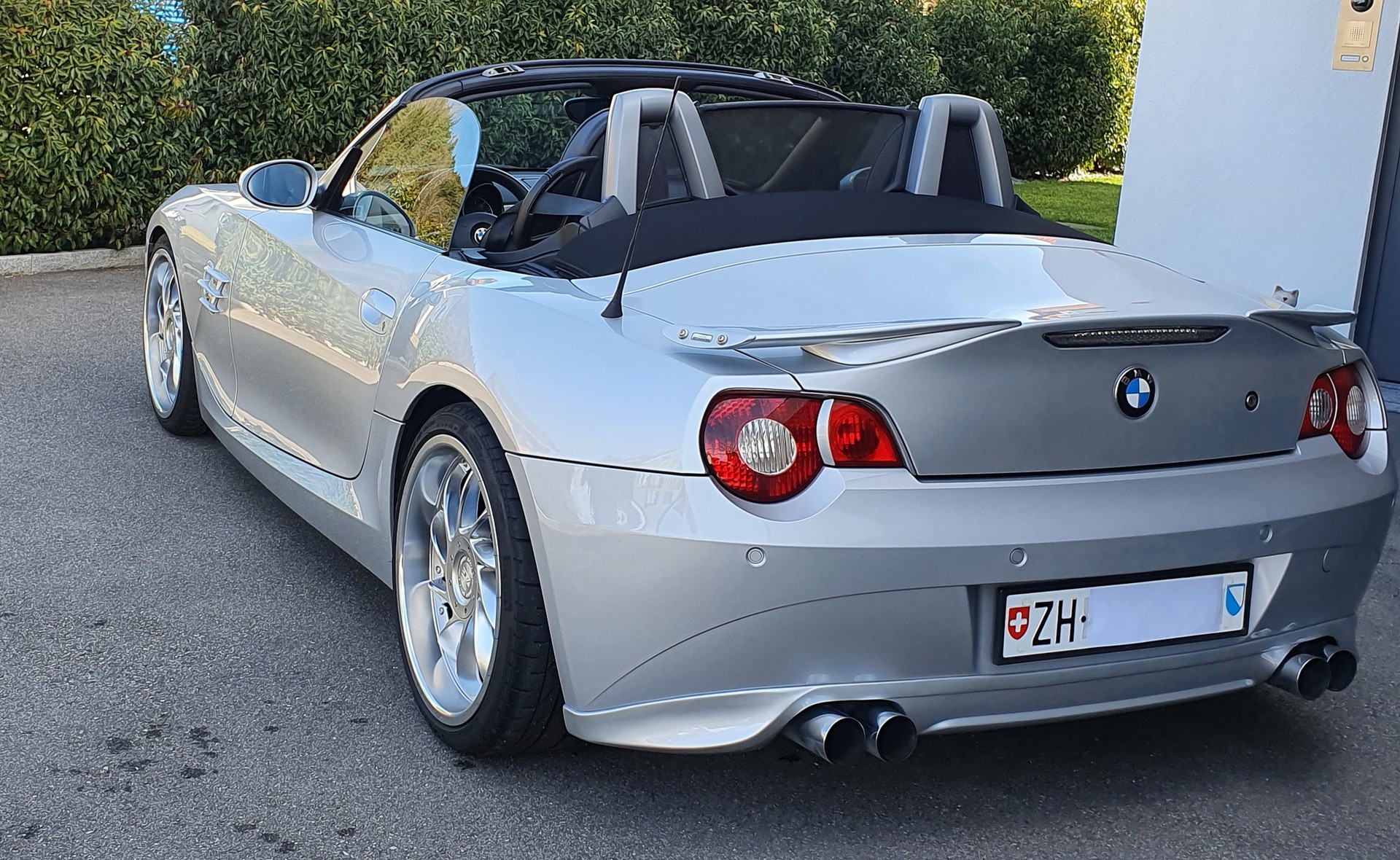 BMW 3.0i-image-0