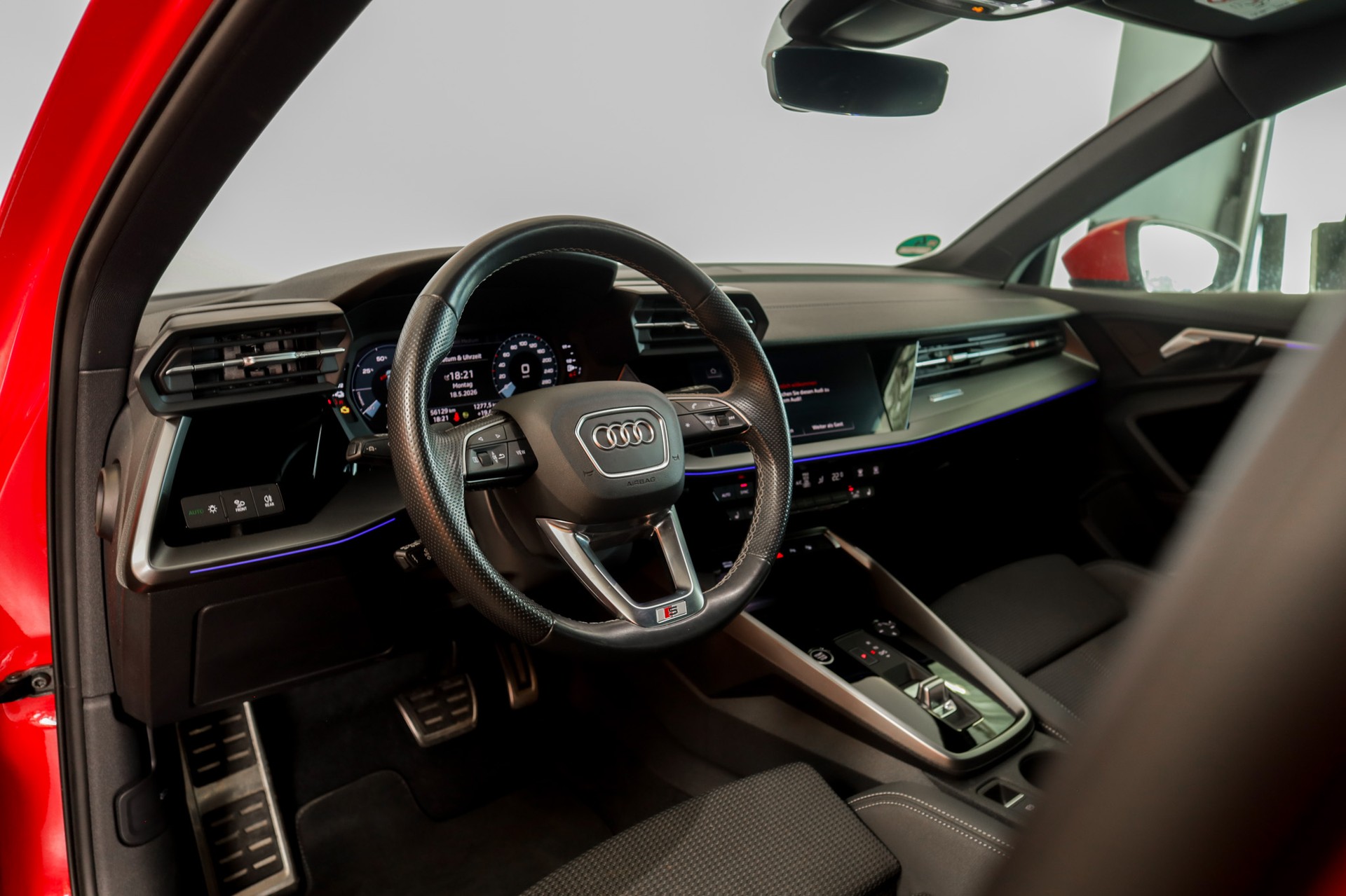 AUDI A3 Sportback 40 TFSI e S line S-tronic-image-9