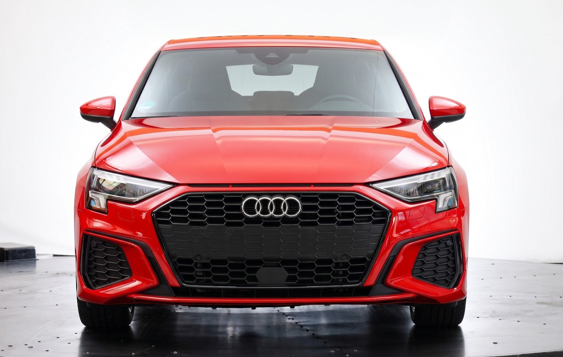 AUDI A3 Sportback 40 TFSI e S line S-tronic-image-1