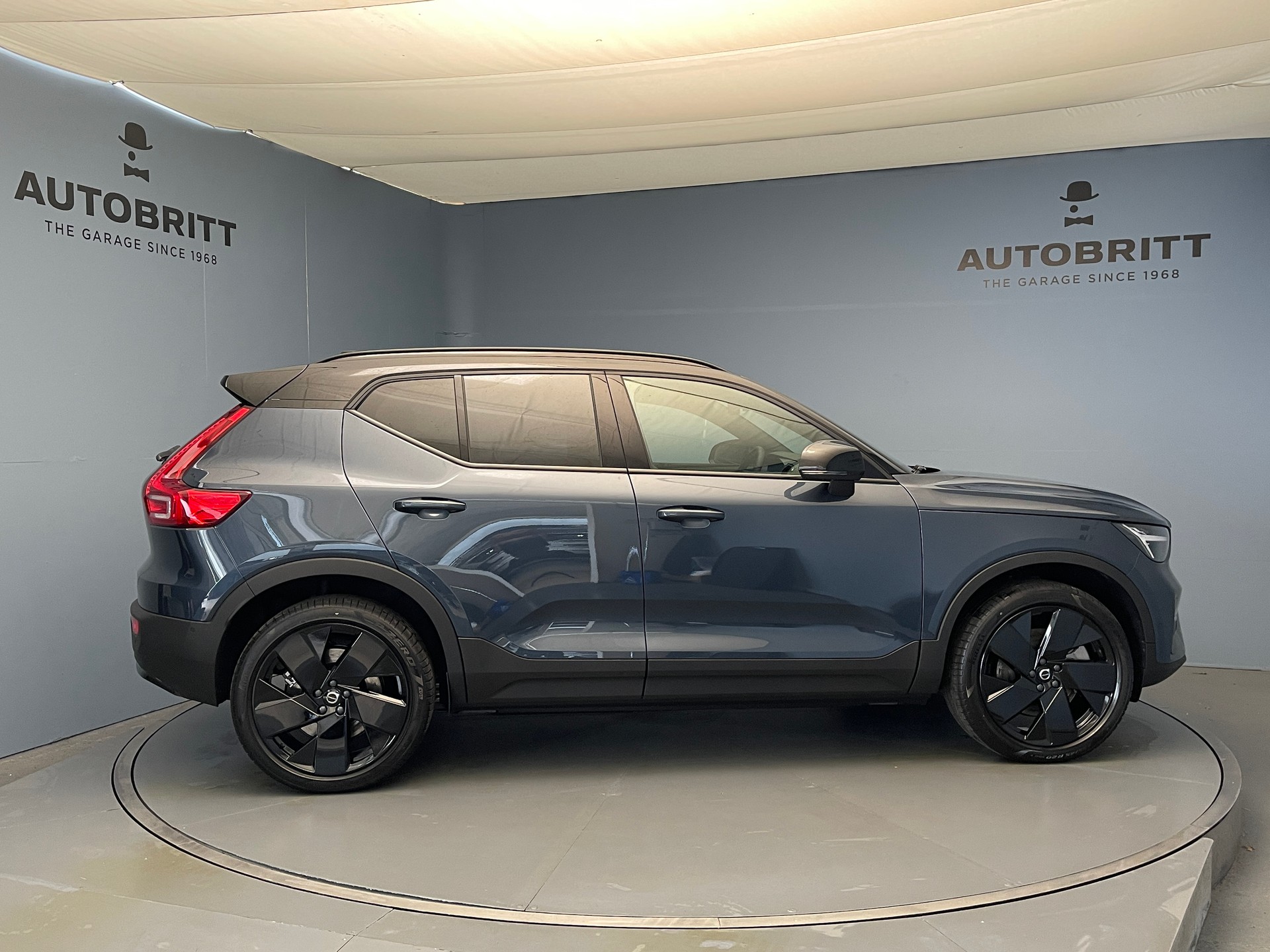 VOLVO EX40 Twin Black Edition AWD-image-5