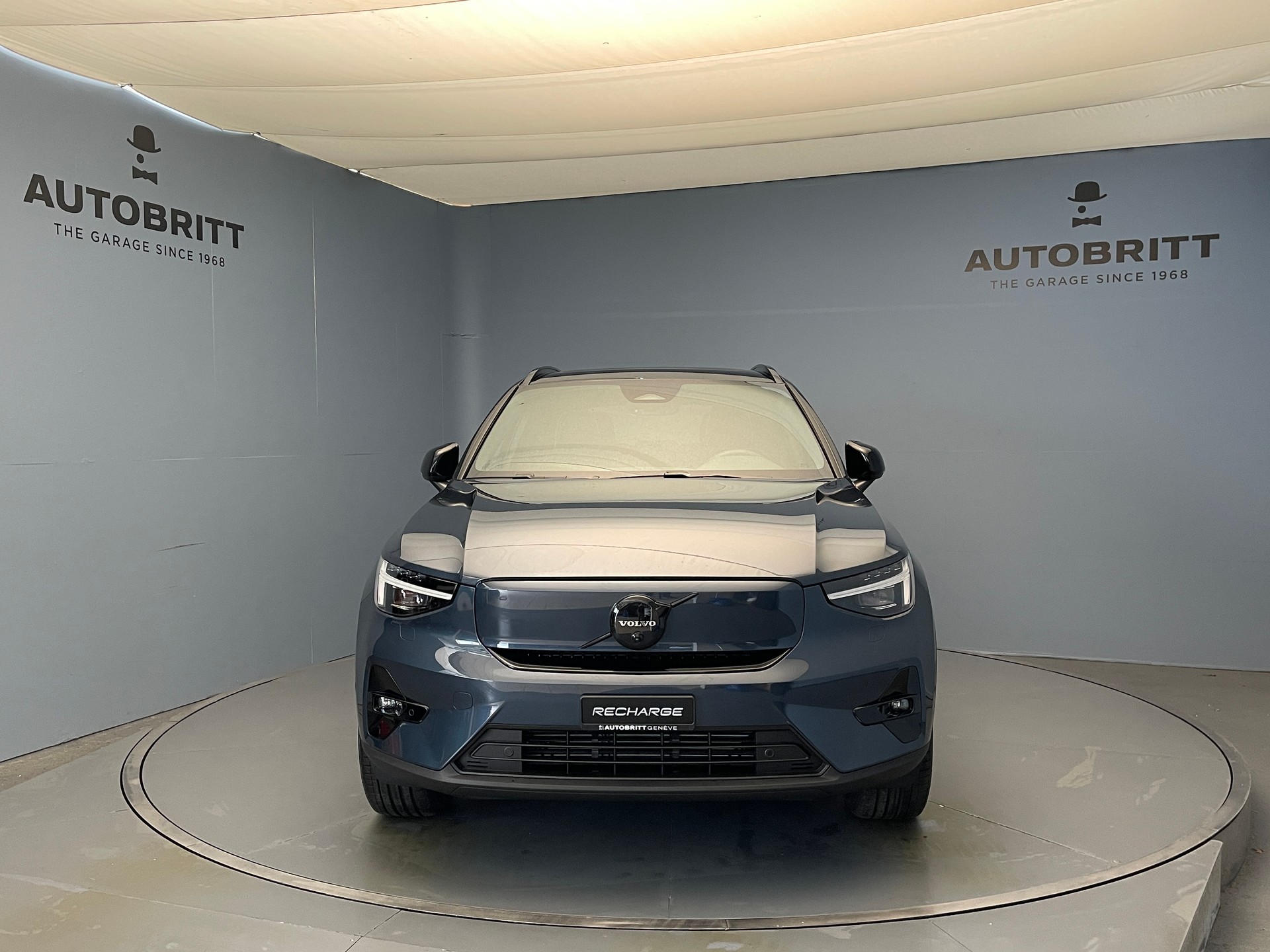 VOLVO EX40 Twin Black Edition AWD-image-4