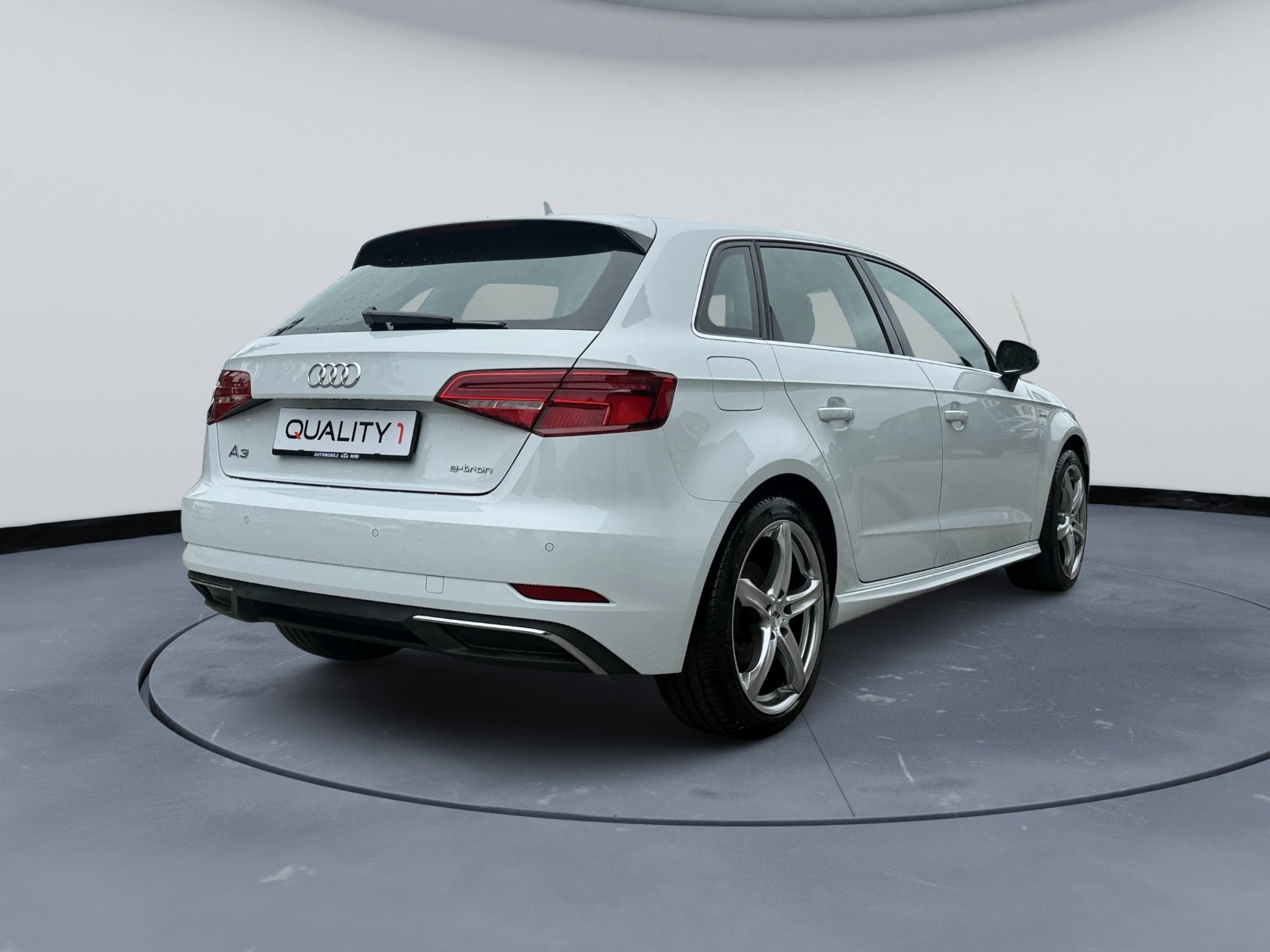 AUDI A3 Sportback 1.4 e-tron Sport S-tronic-image-4