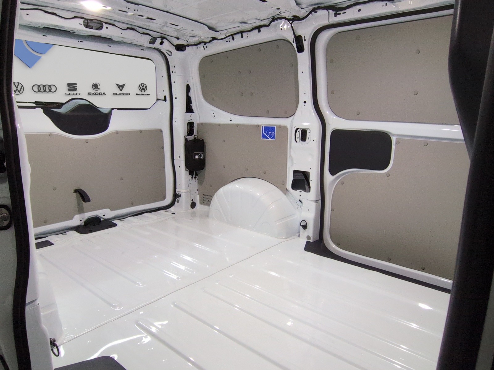 VW Trasnporter Kastenwagen-image-8