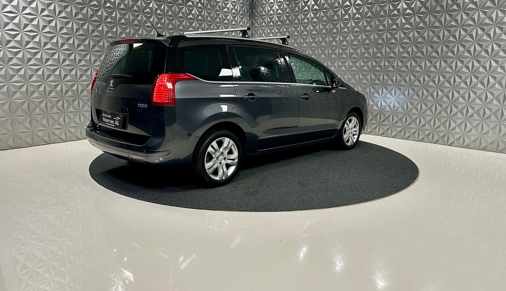 PEUGEOT 5008 1.6 16V T **7-PLÄTZER** Allure Tiptronic-image-4