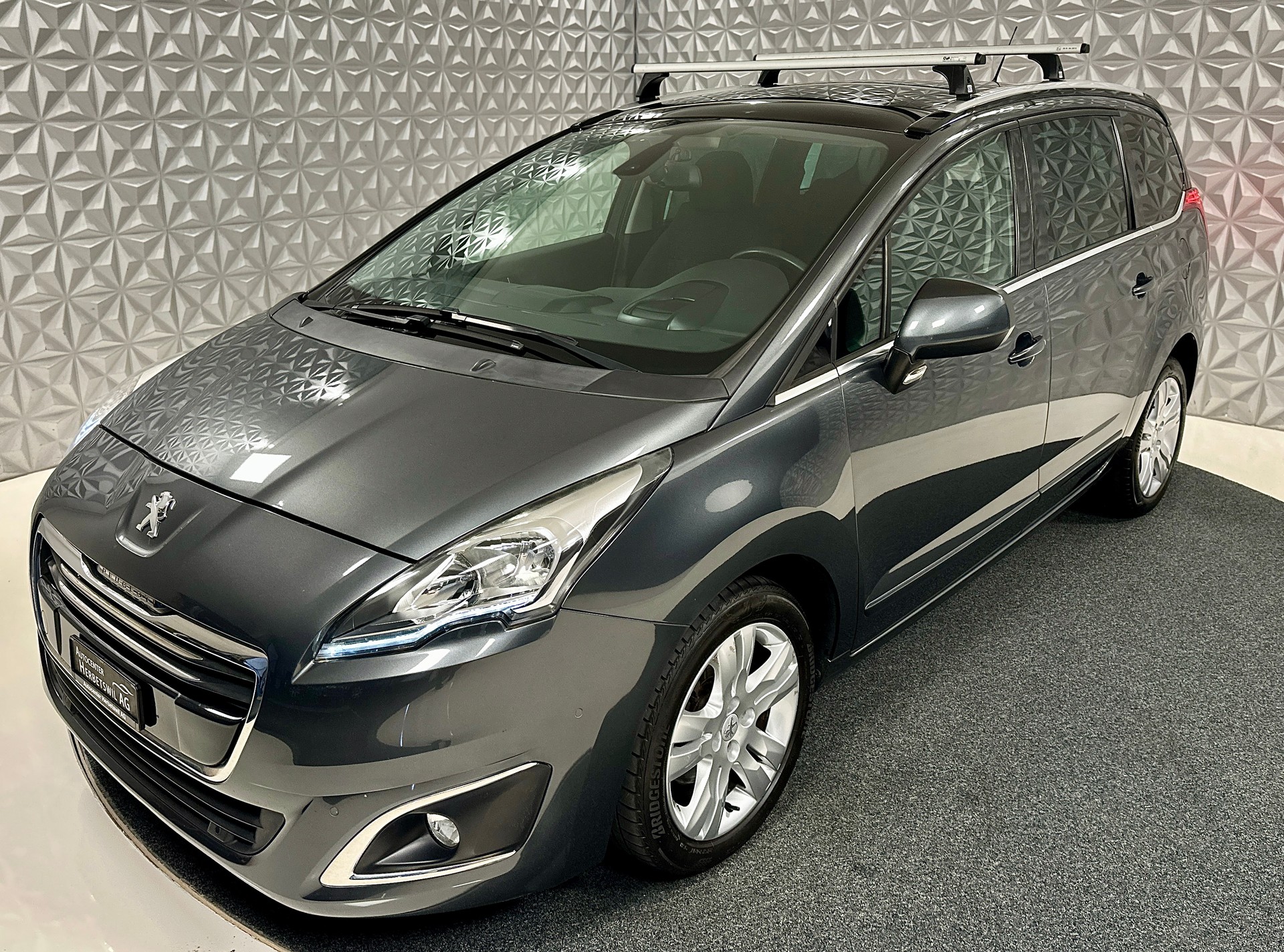 PEUGEOT 5008 1.6 16V T **7-PLÄTZER** Allure Tiptronic-image-8