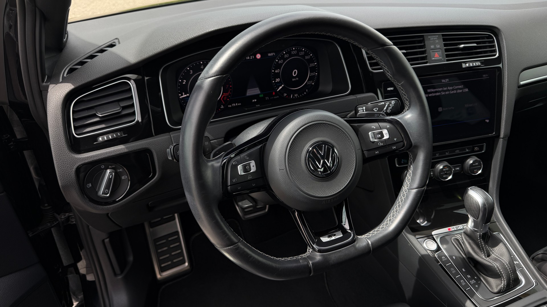VW Golf 2.0 TSI R 4Motion DSG / Faclift Ohne OPF! 1. Hand / Frisch ab MFK-image-19