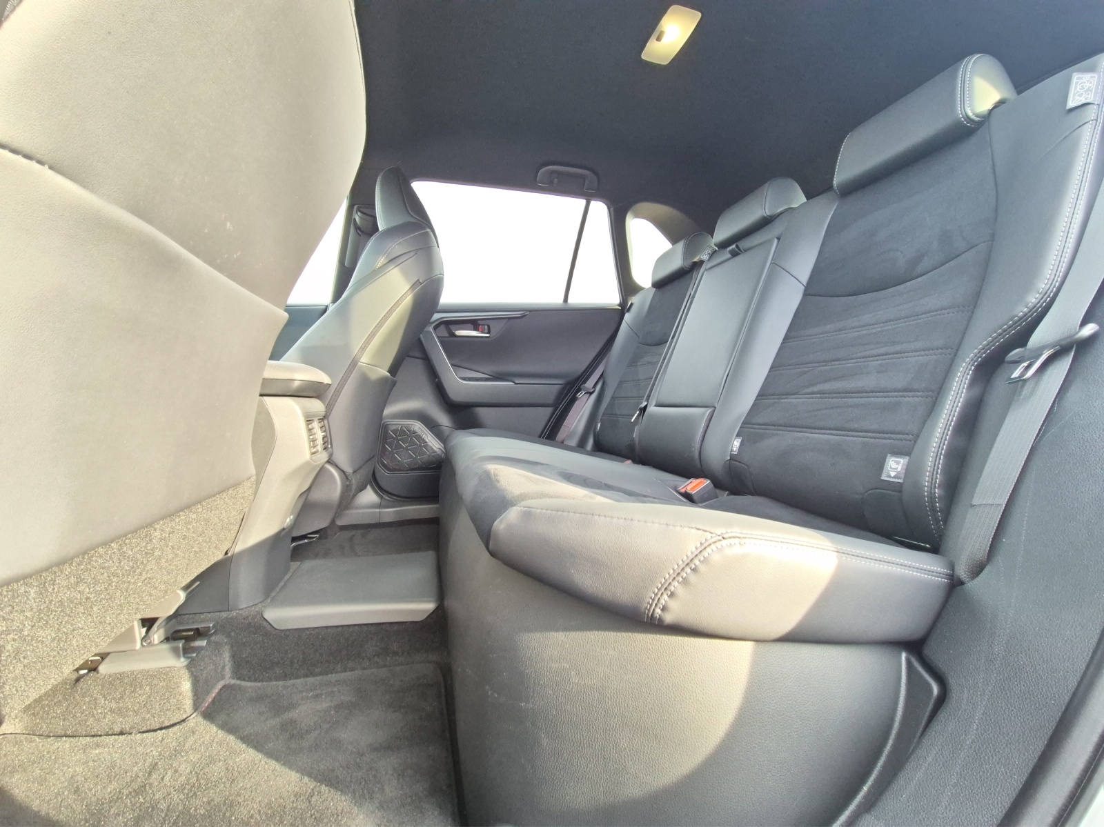 TOYOTA RAV4 2.5 Plug-In-Hybrid GR Sport-image-9