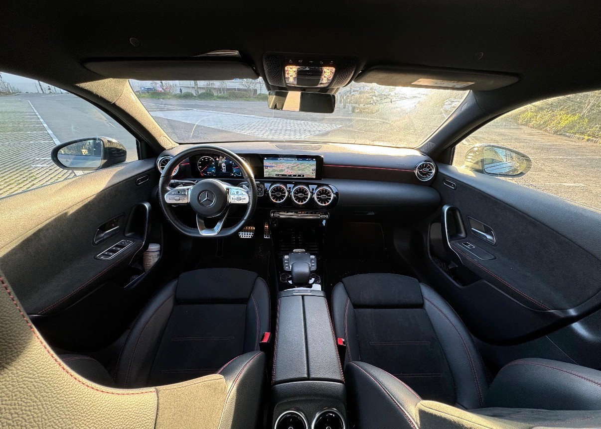MERCEDES-BENZ A 180 Night Star AMG Line-image-3