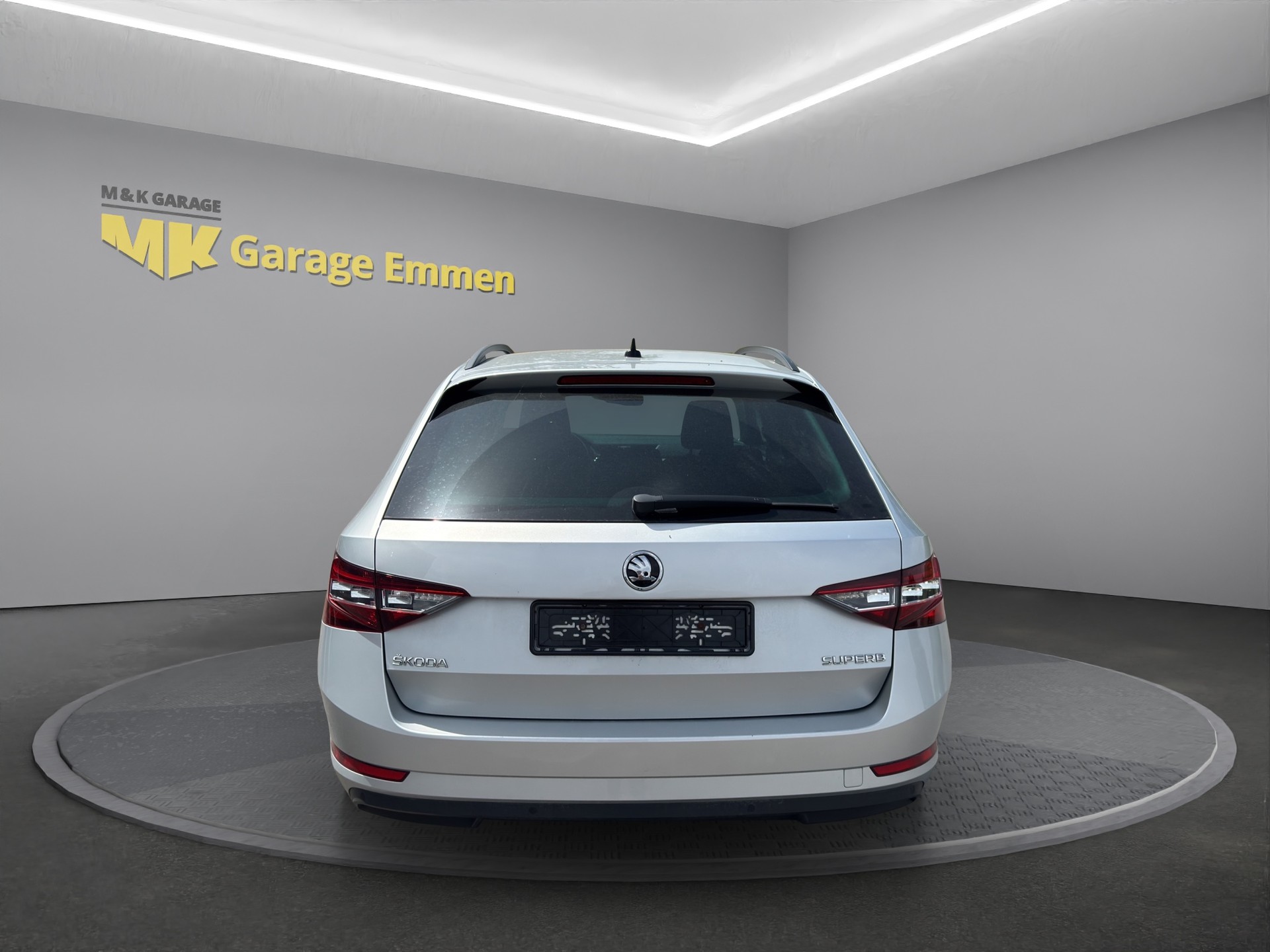 SKODA Superb Combi 2.0 TDi Active DSG-showroom-element-3