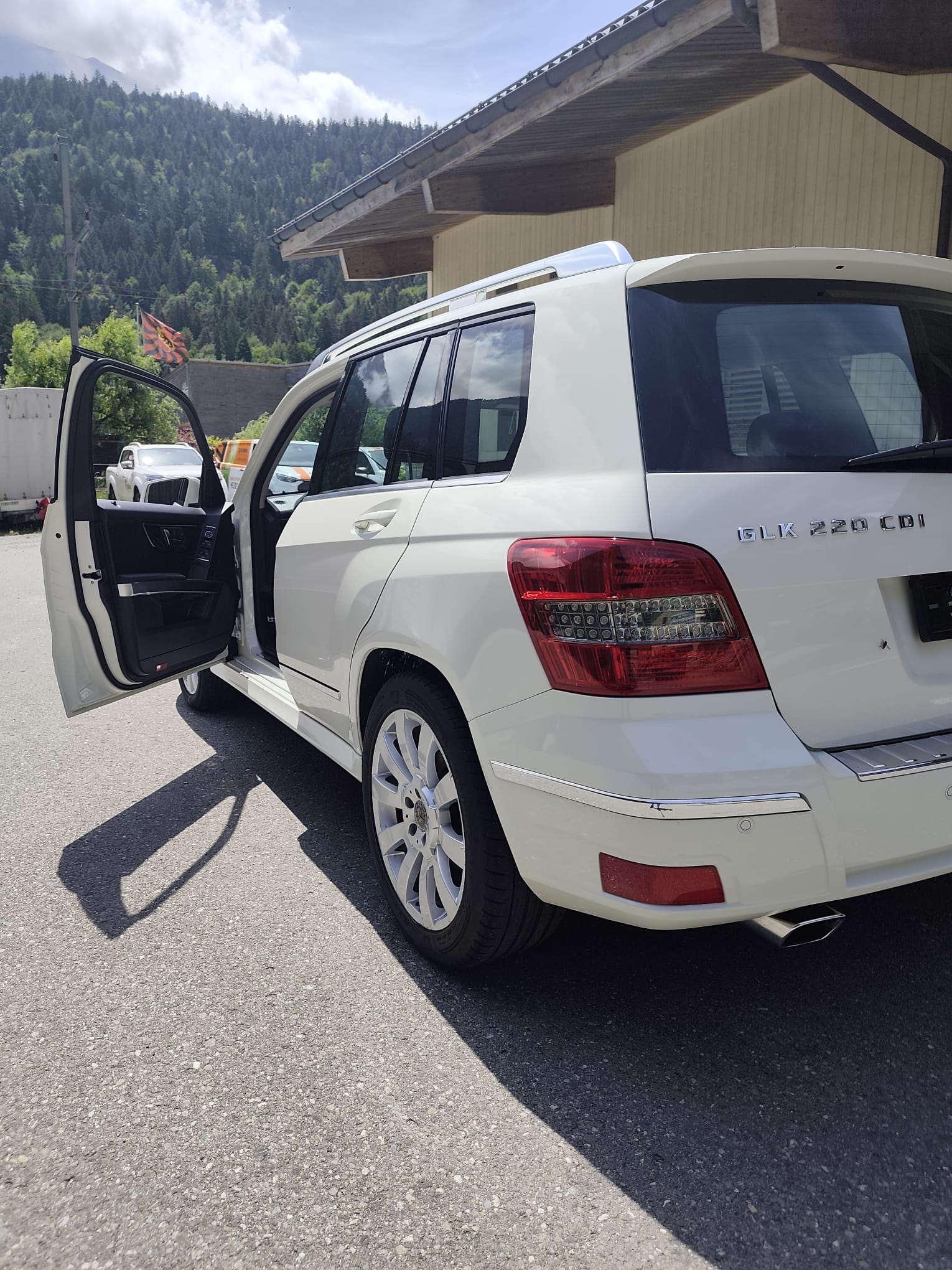 MERCEDES-BENZ GLK 220 CDI BlueEF 4Matic-image-2