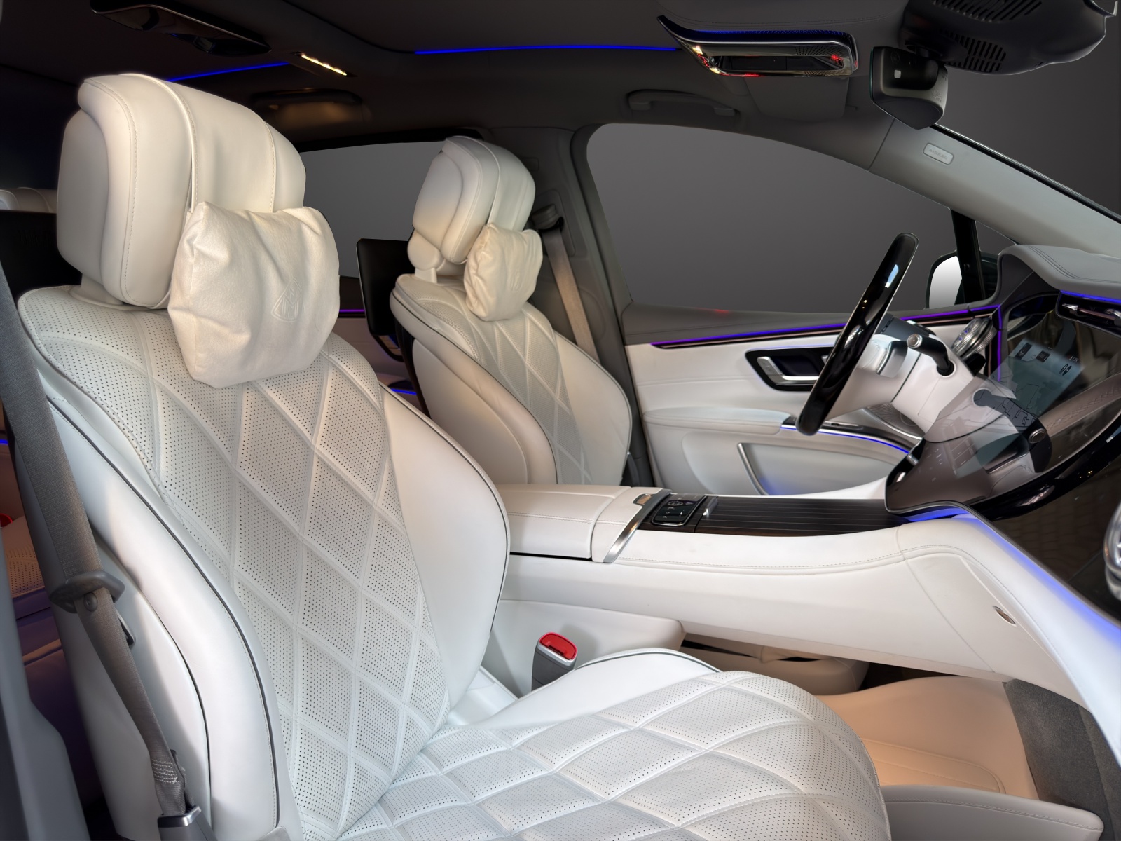 MERCEDES-BENZ EQS SUV 680 Maybach-image-13