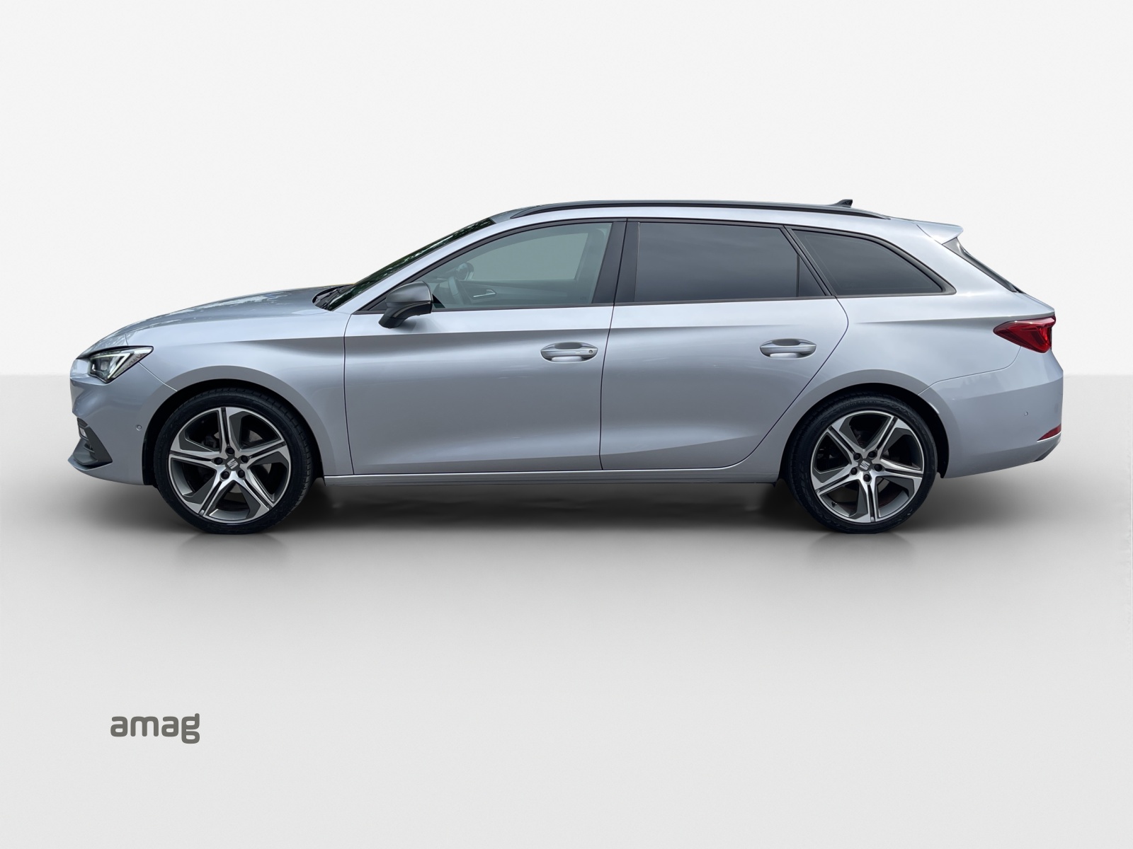 SEAT Leon ST 1.5 eTSI mHEV DSG Hola FR-image-1