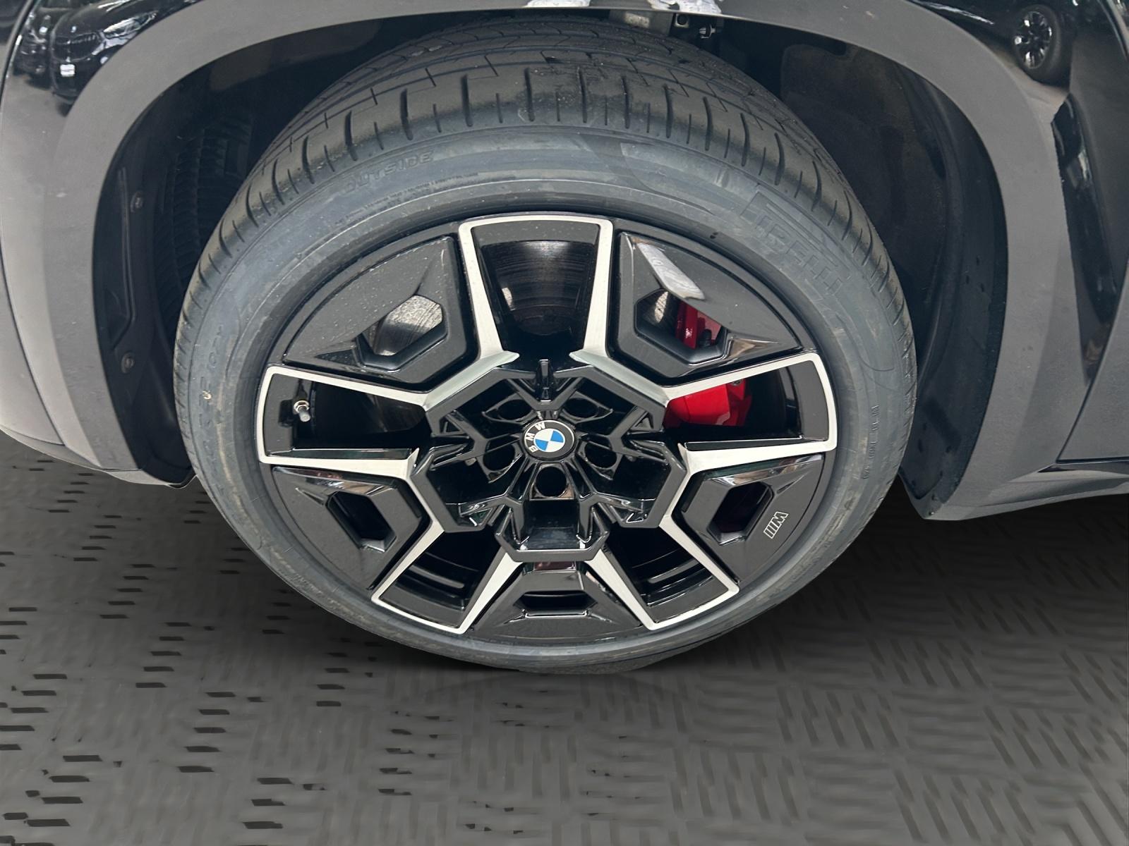 BMW XM Plug-in Hybrid-image-26